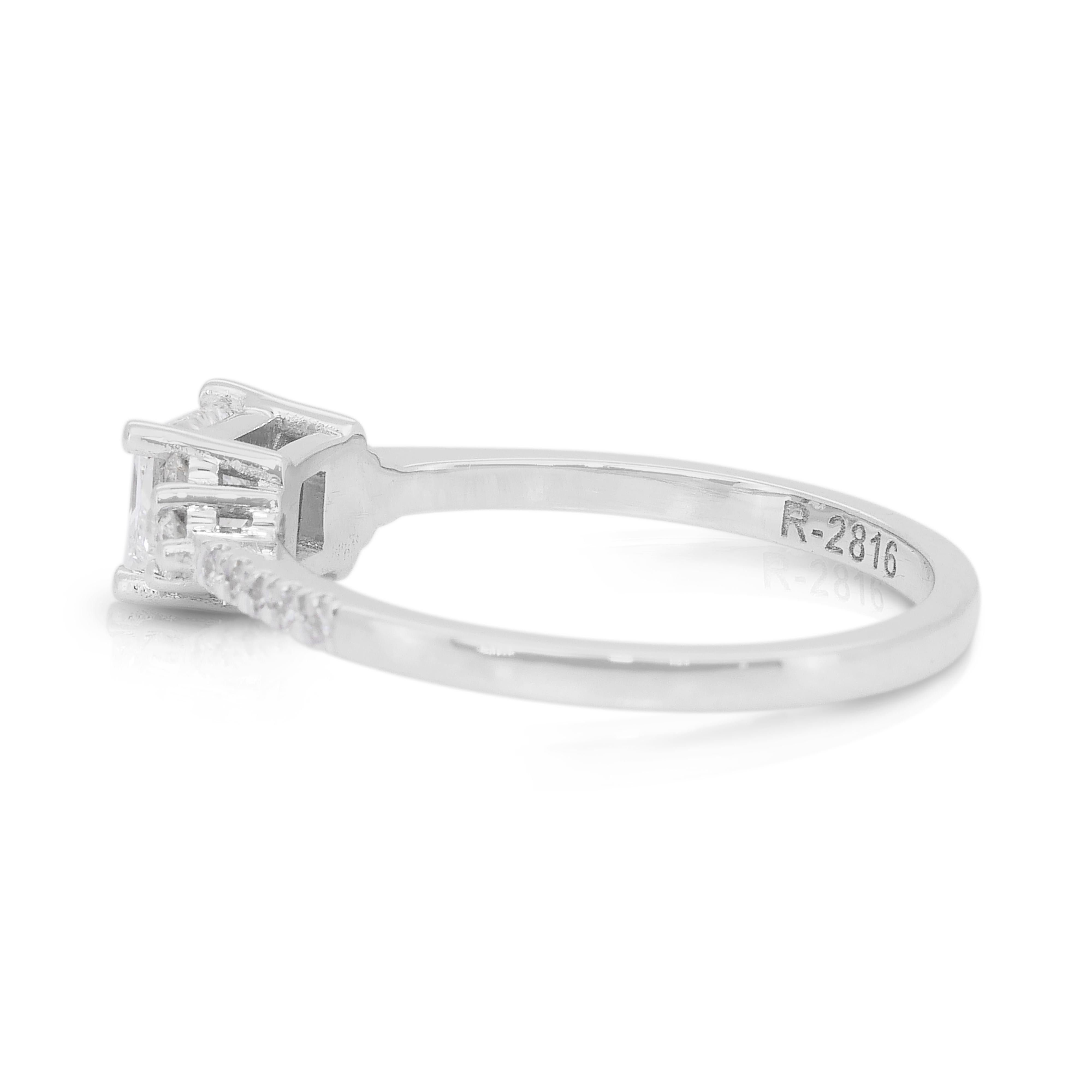 De las mujeres Elegant 0.75ct Diamonds Pave Ring in 18k White Gold - IGI Certified en venta