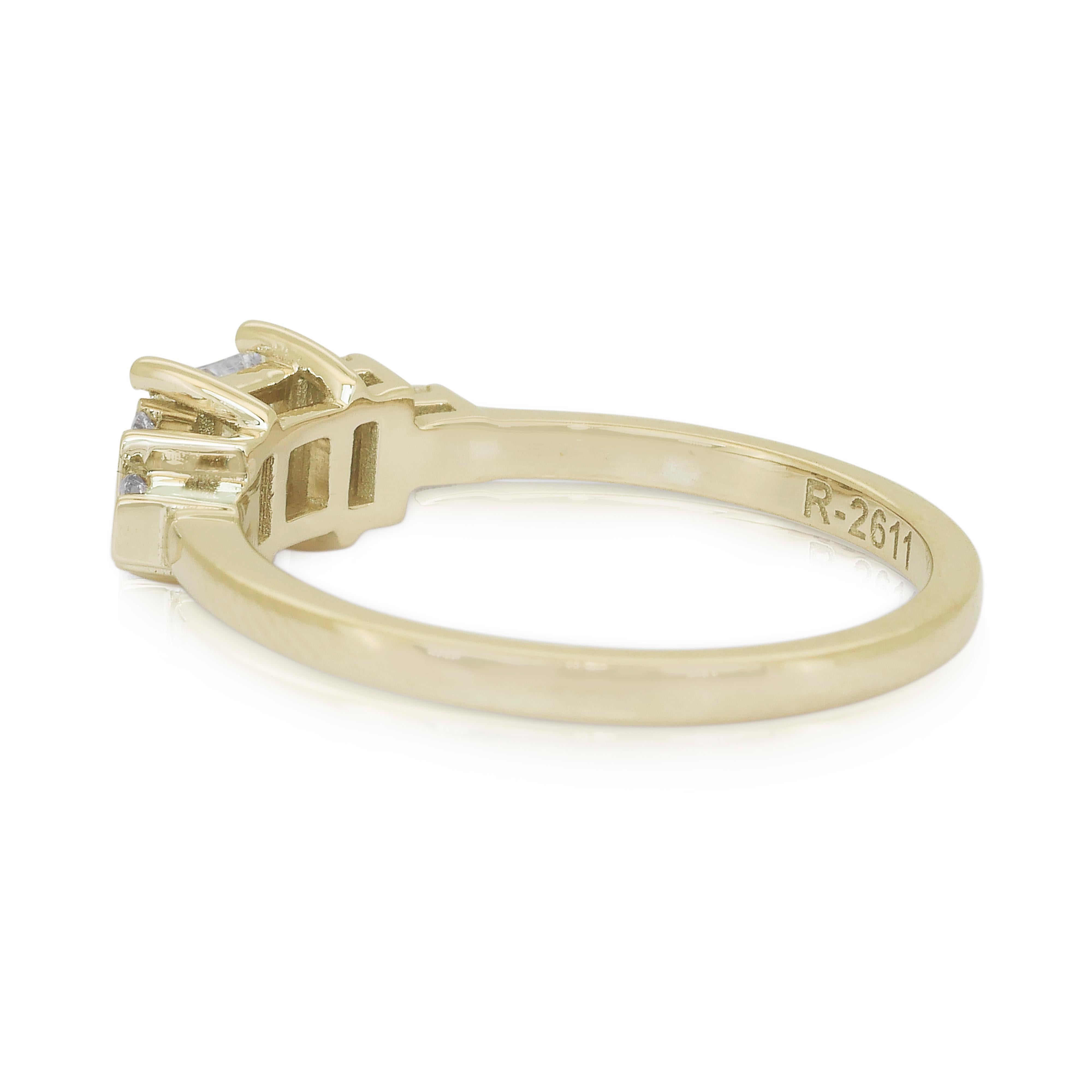 Elegant 0.75ct Natural Diamonds 7-Stone Ring in 18k Yellow Gold - GIA Certified In New Condition In רמת גן, IL