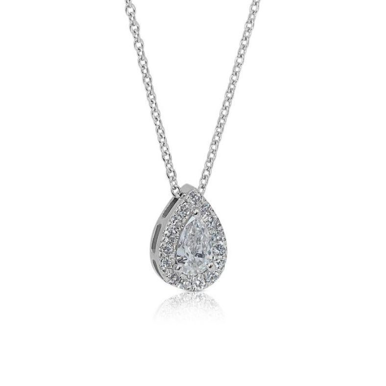 Embrassez une beauté captivante avec ce collier exquis, mettant en valeur un diamant poire brillant de 0,7 carat. Cette pièce maîtresse à couper le souffle, de couleur D (incolore) et de pureté IF (sans défaut interne), rayonne d'une brillance et