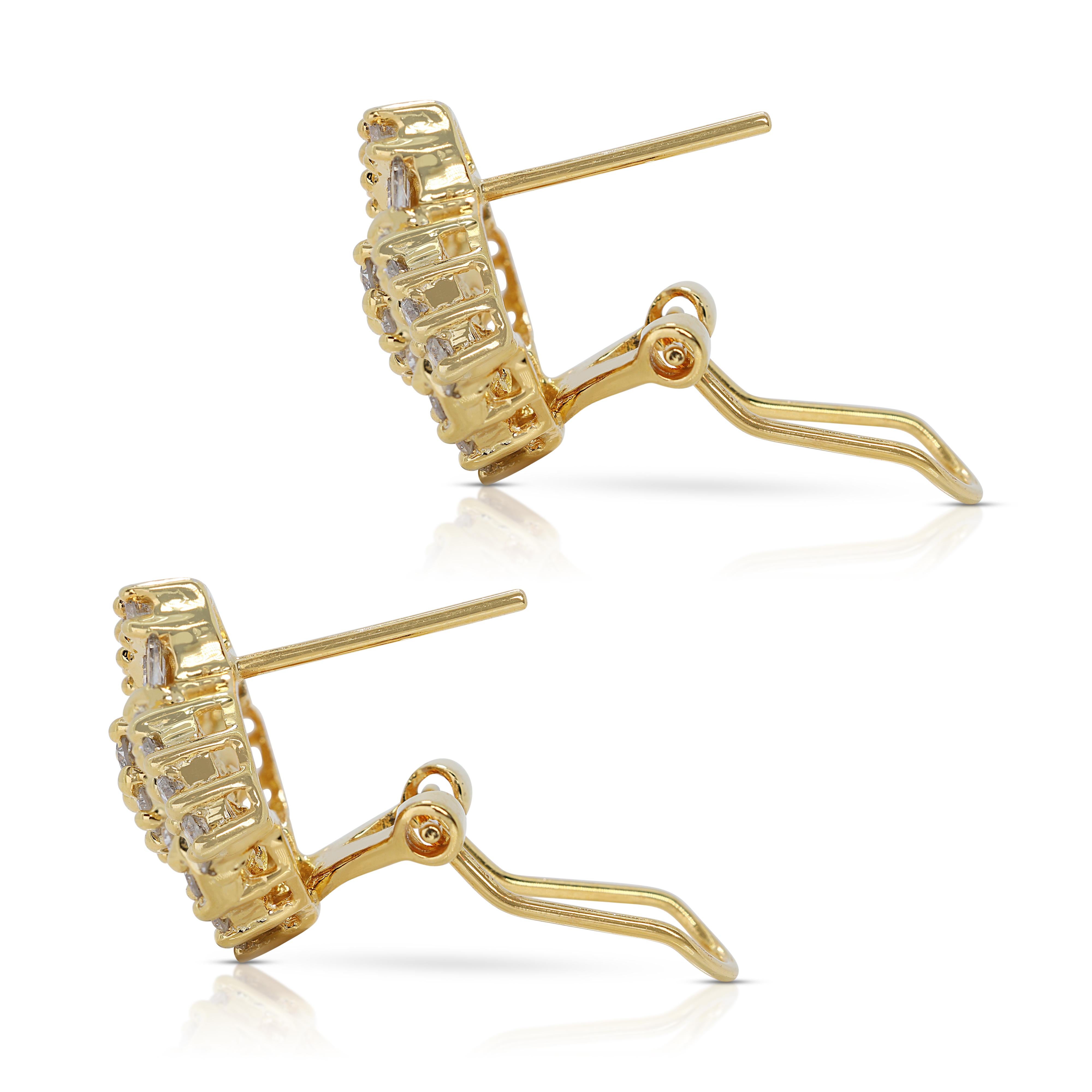 Elegant 0.84ct Diamonds Earrings in 18K Yellow Gold For Sale 1