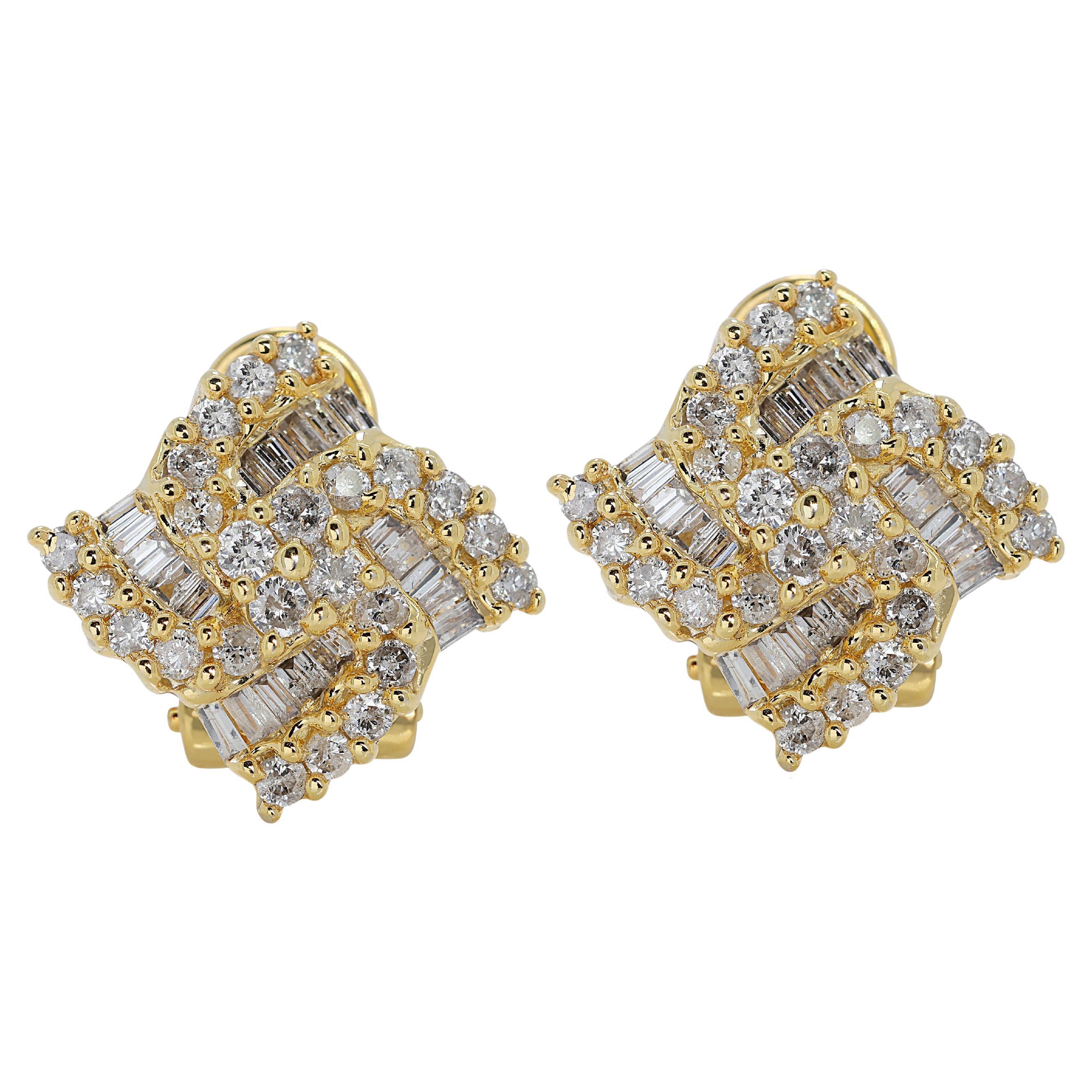 Elegant 0.84ct Diamonds Earrings in 18K Yellow Gold For Sale