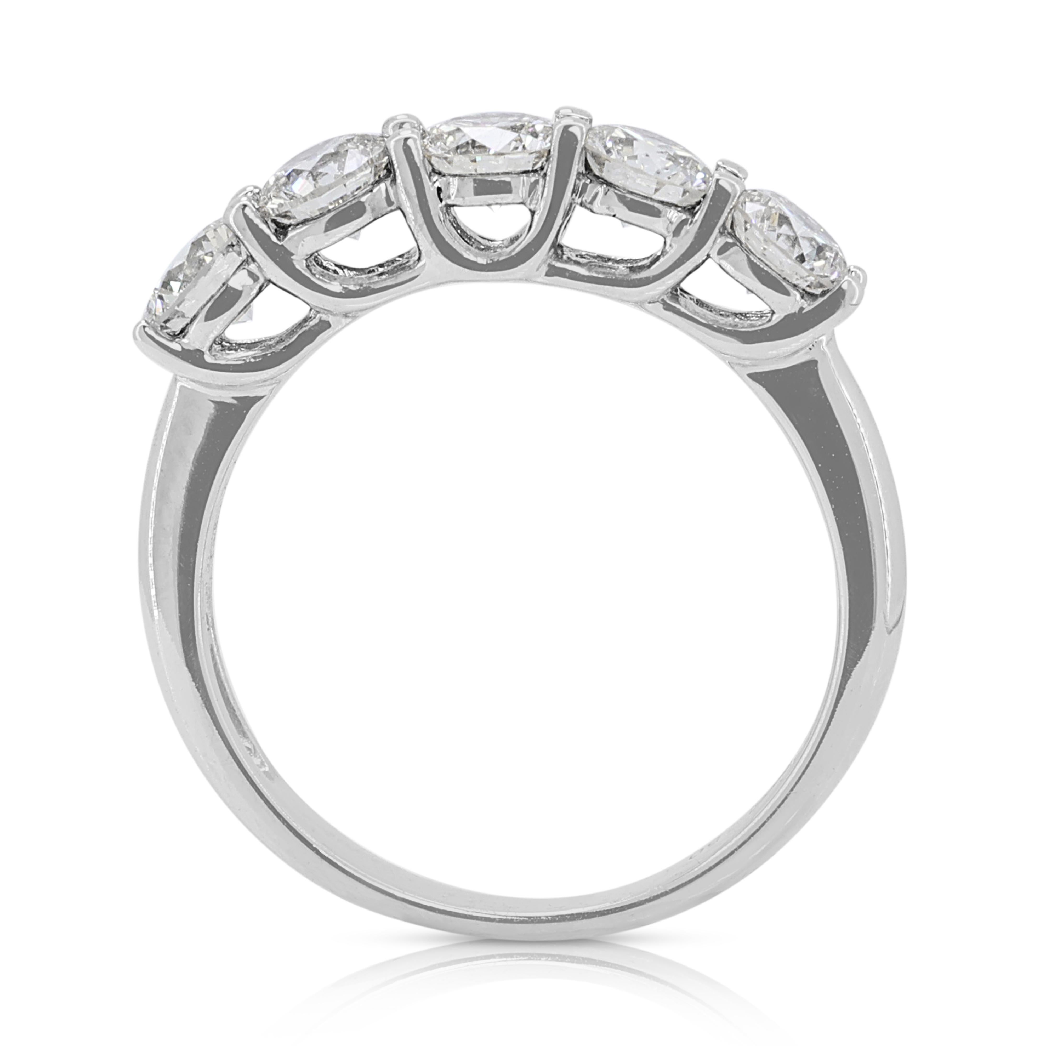 Élégante bague à 5 pierres en or blanc 18 carats avec diamants de 0,85 carat 2