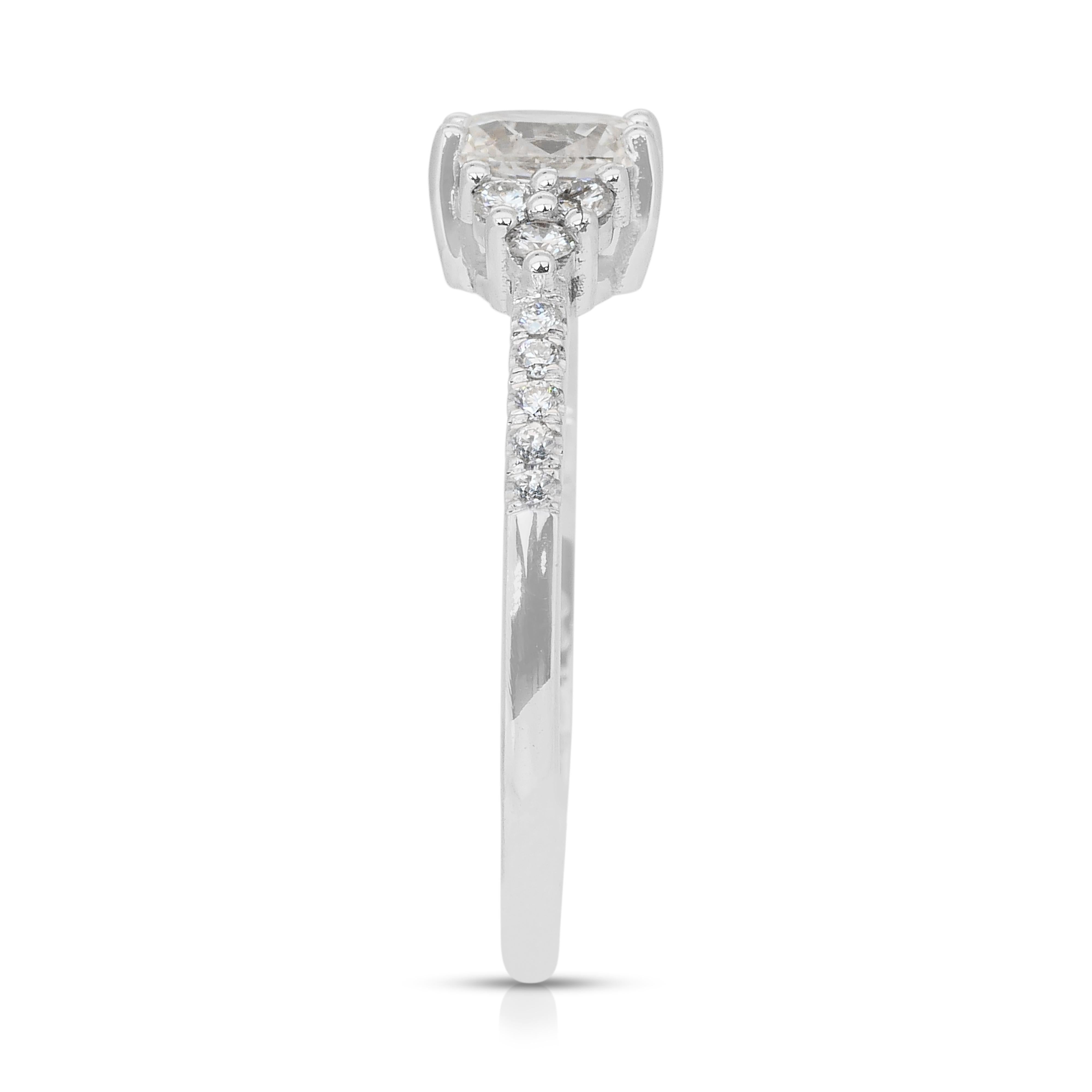 Anello Eleg con pavé di diamanti da 0,89 carati in oro bianco 18 carati - Certificato IGI in vendita 2