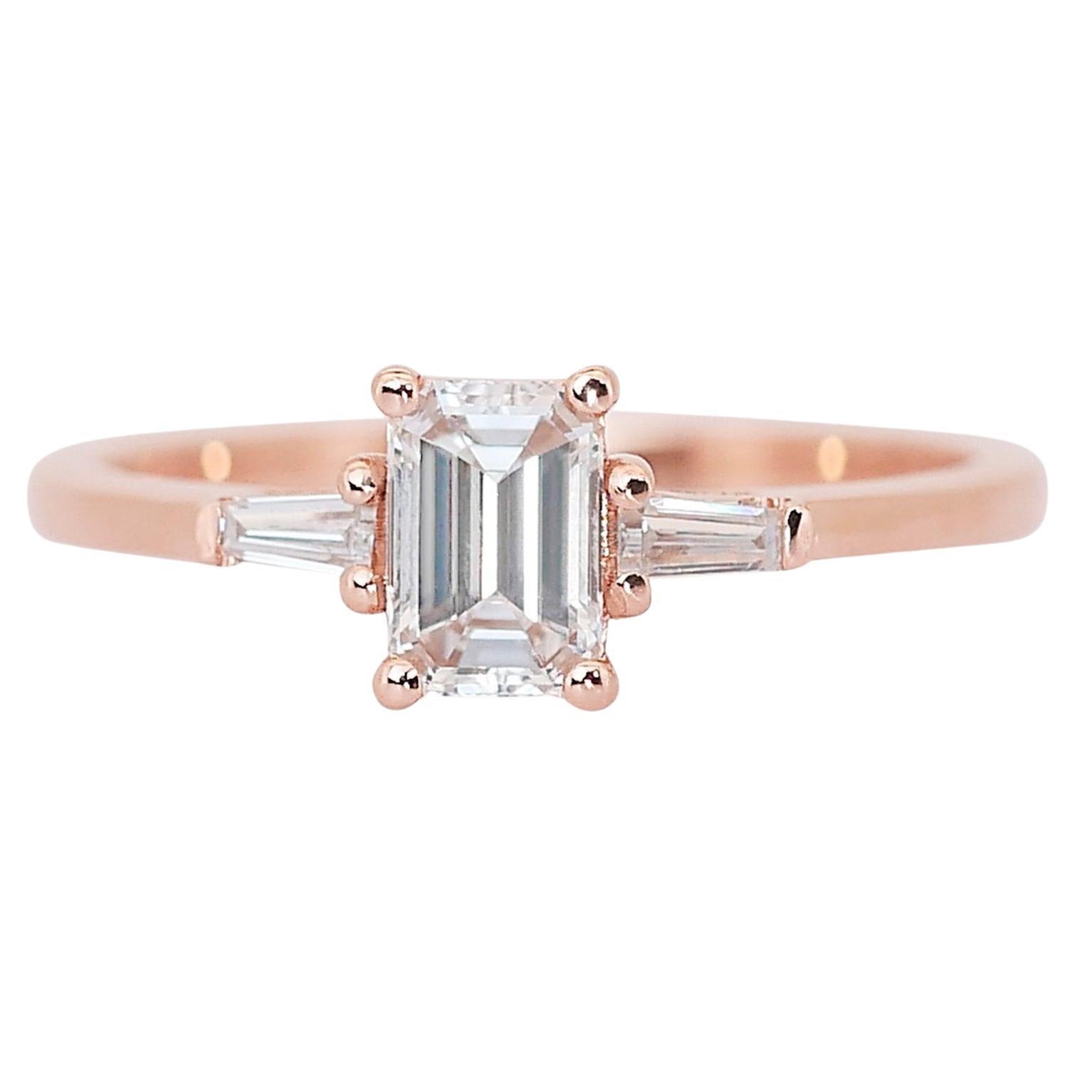 Élégante bague à 3 pierres en or rose 18 carats avec diamant taille émeraude de 0,90 carat, certifié GIA en vente