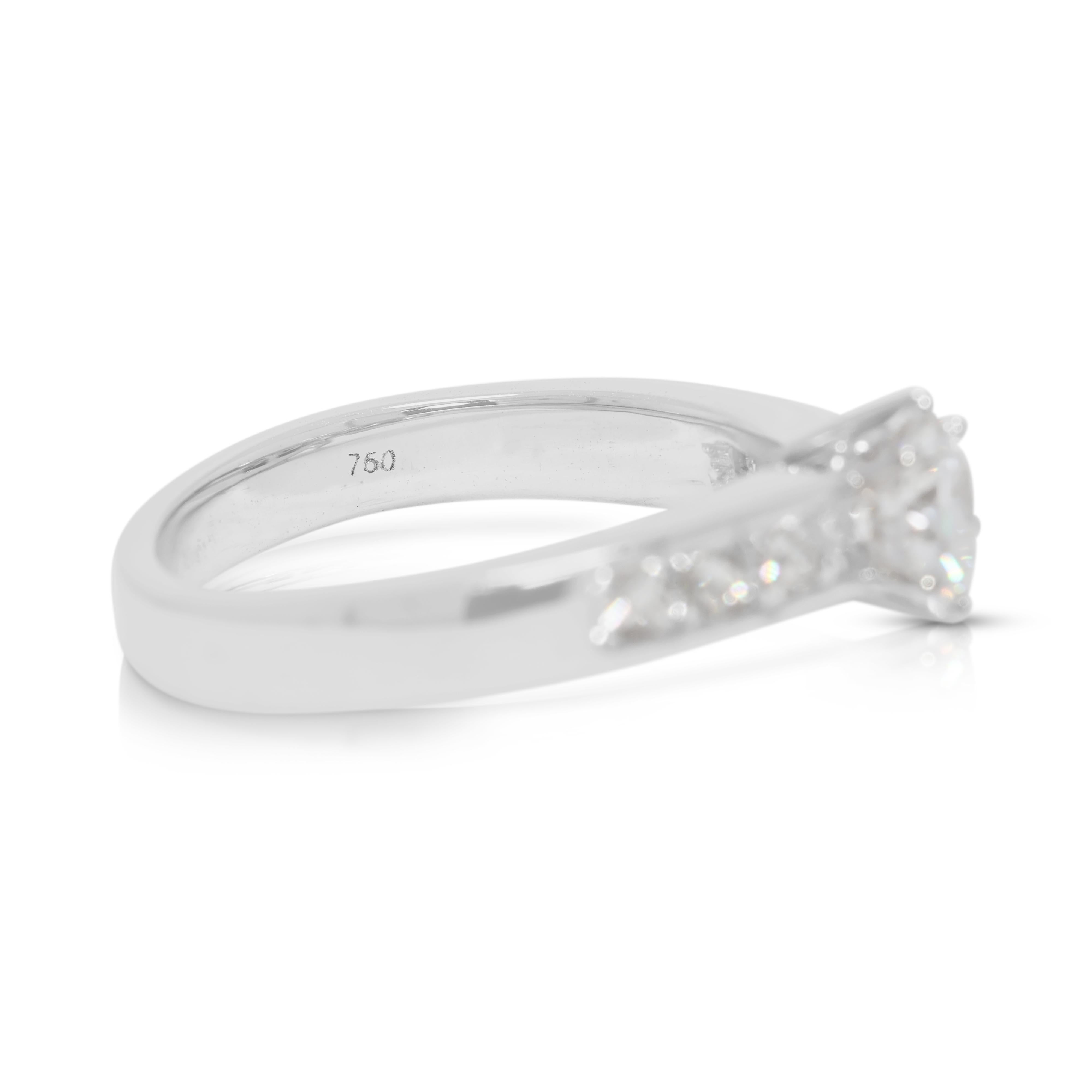 Elegante anillo con pavé de diamantes naturales de 0,90 ct en oro blanco de 18 quilates Corte redondo en venta