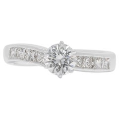 Elegante anillo con pavé de diamantes naturales de 0,90 ct en oro blanco de 18 quilates