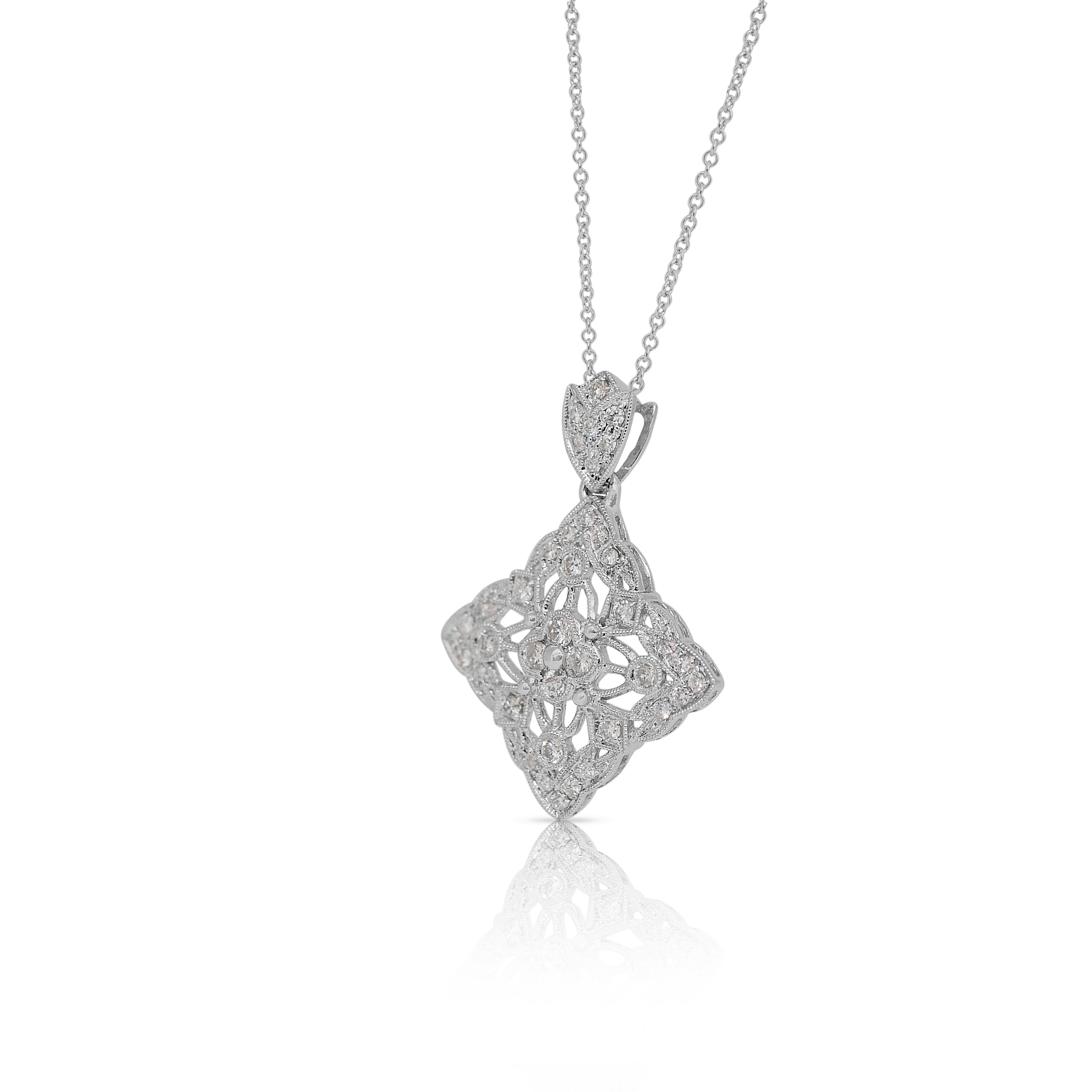 Elegant 0.91ct Diamonds Necklace with Pendant in 18k White Gold - IGI Certified In New Condition In רמת גן, IL
