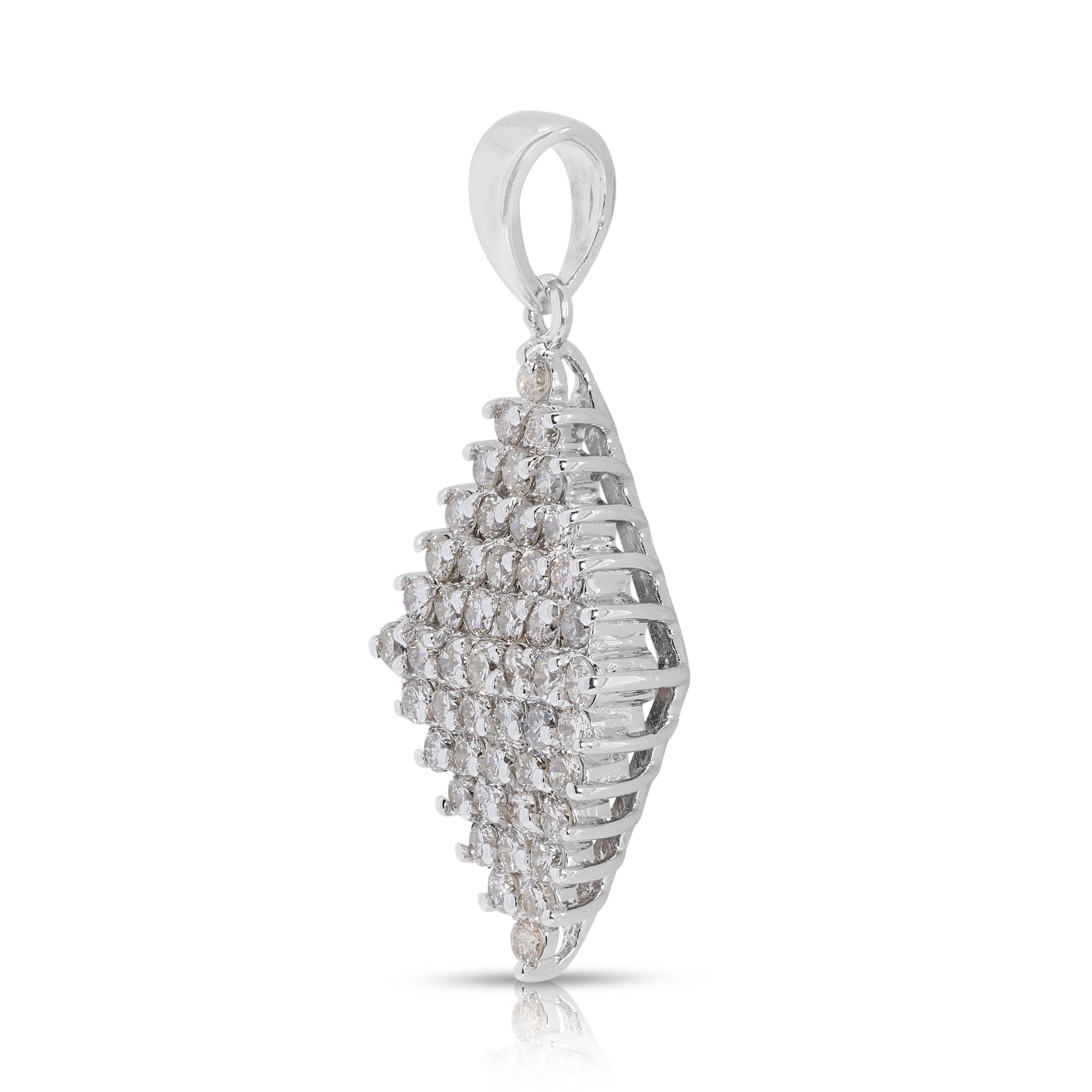 Élégant pendentif en or blanc 18 carats avec diamants de 1 carat et 25 points Excellent état - En vente à רמת גן, IL