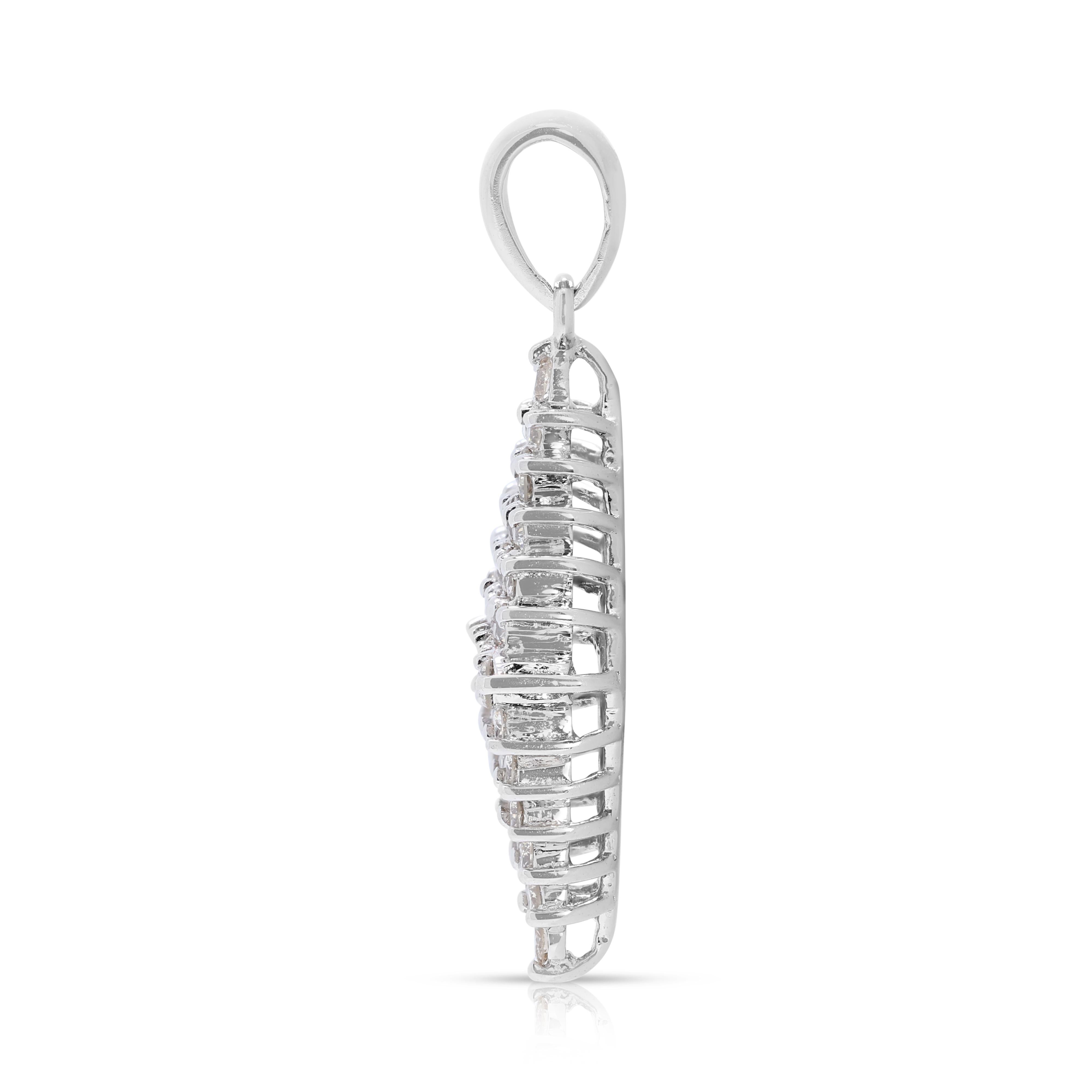 Élégant pendentif en or blanc 18 carats avec diamants de 1 carat et 25 points Pour femmes en vente