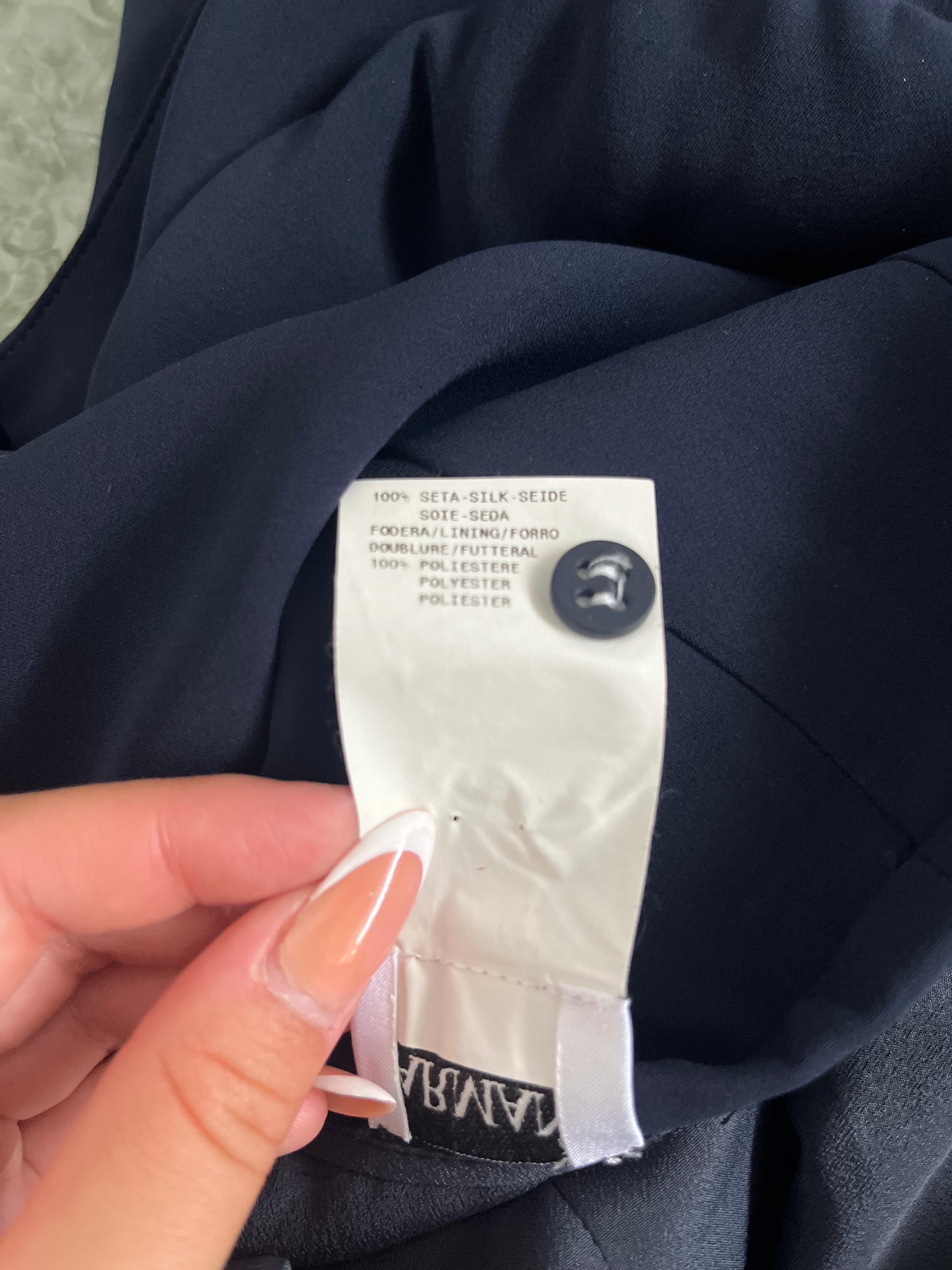 Elegant 100% Silk Navy Blue Suit by Armani Collezioni - No import duty! en venta 9