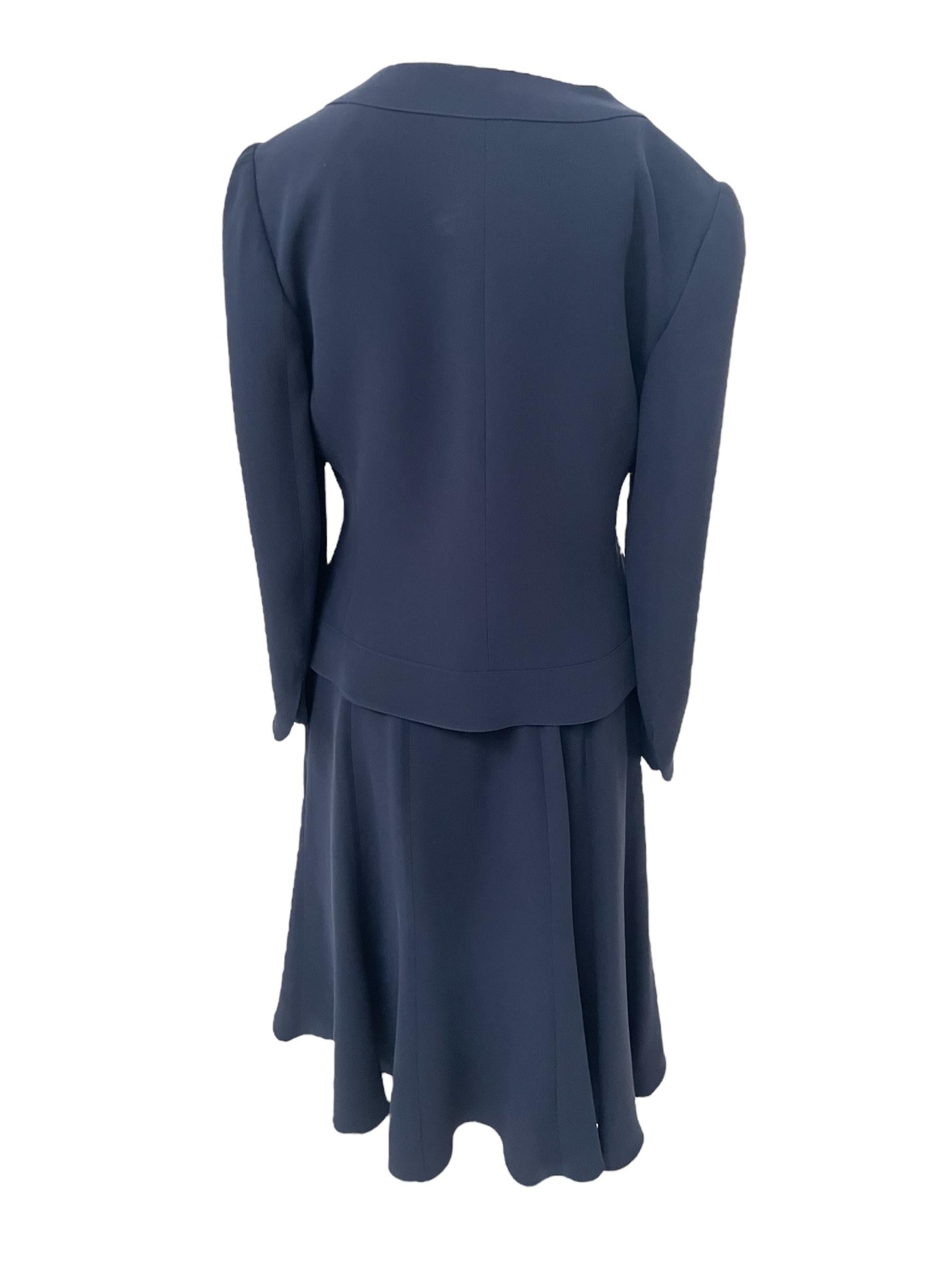 Elegant 100% Silk Navy Blue Suit by Armani Collezioni - No import duty! en venta 14