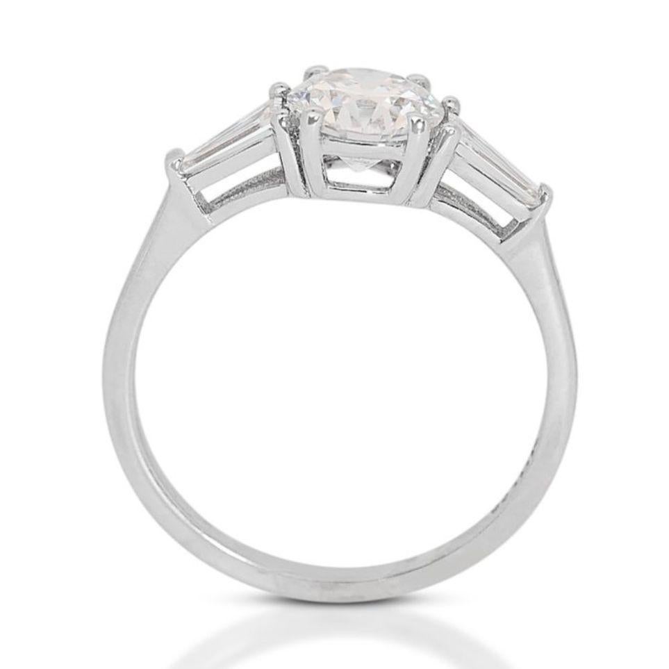 Women's Elegant 1.04ct Natural Diamond Ring set in 18K White Gold For Sale