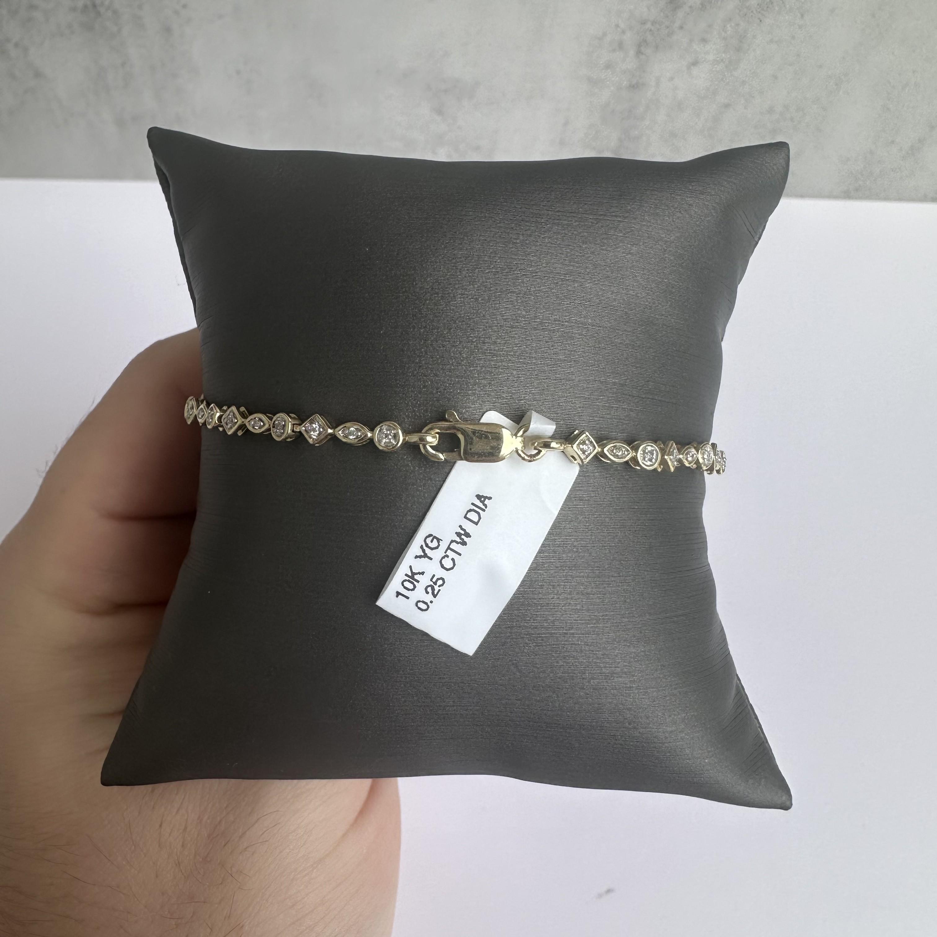 Modern Elegant 10kt Yellow Gold Natural Diamond Bracelet - 0.25ctw, 7.5