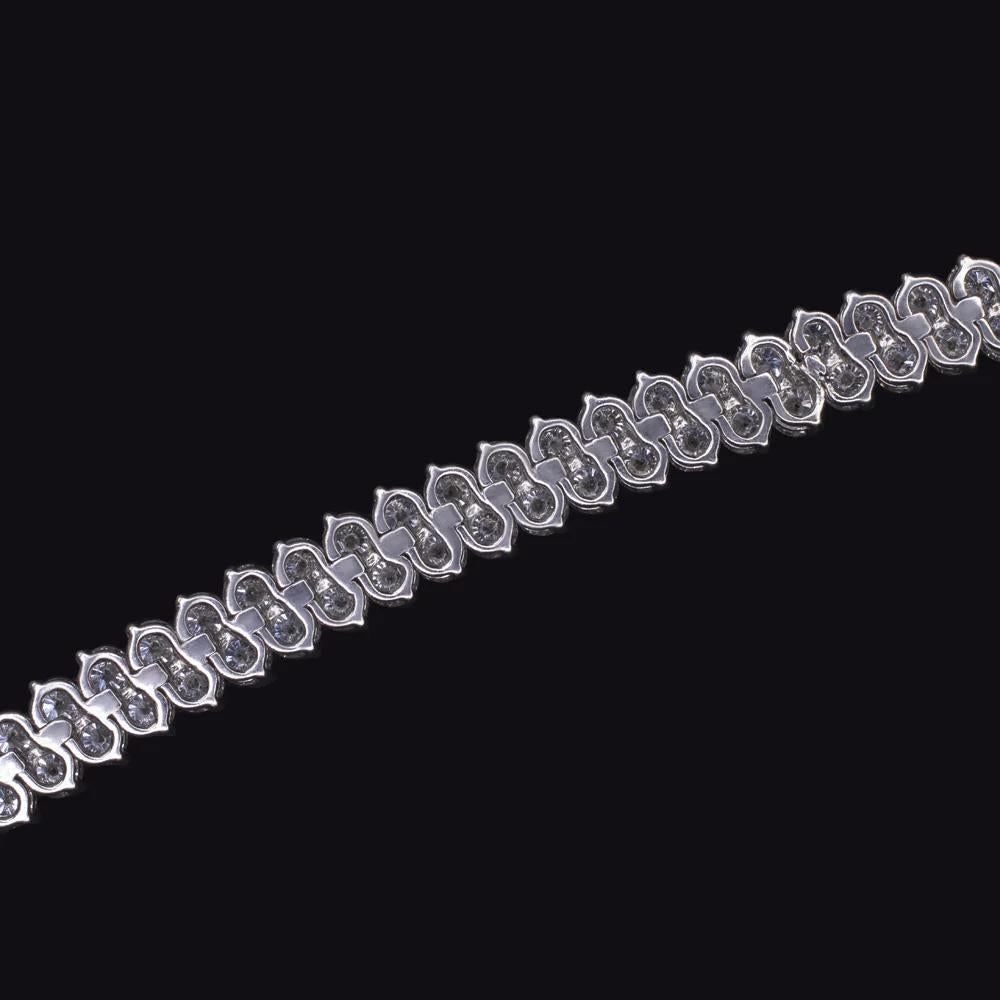 Elegant 11.00 Carat Diamond Double Row Tennis Bracelet in 18K White Gold im Zustand „Neu“ in Chicago, IL