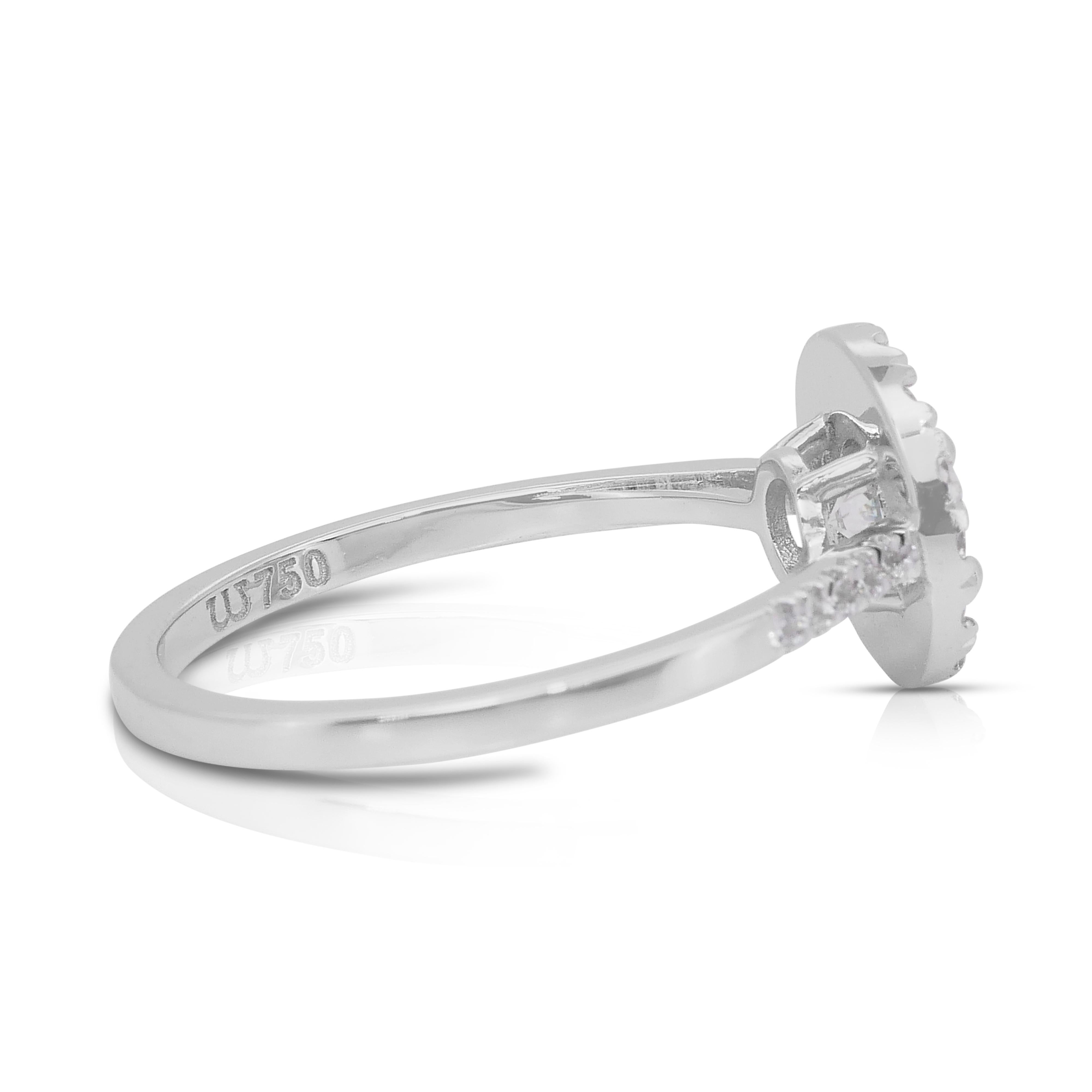 Elegant 1.18ct Diamonds Halo Ring in 18k White Gold - IGI Certified im Zustand „Neu“ im Angebot in רמת גן, IL