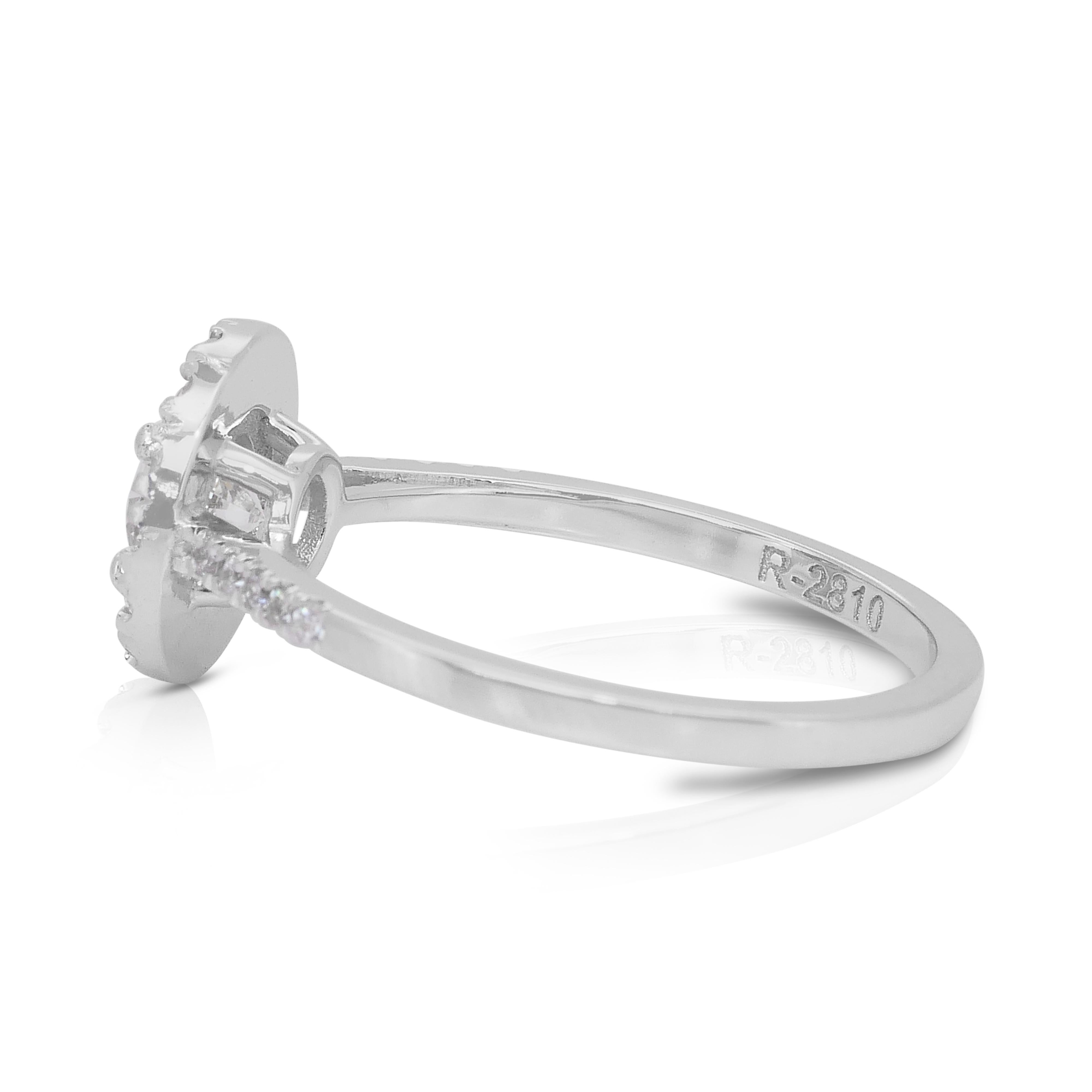 Elegant 1.18ct Diamonds Halo Ring in 18k White Gold - IGI Certified im Angebot 1