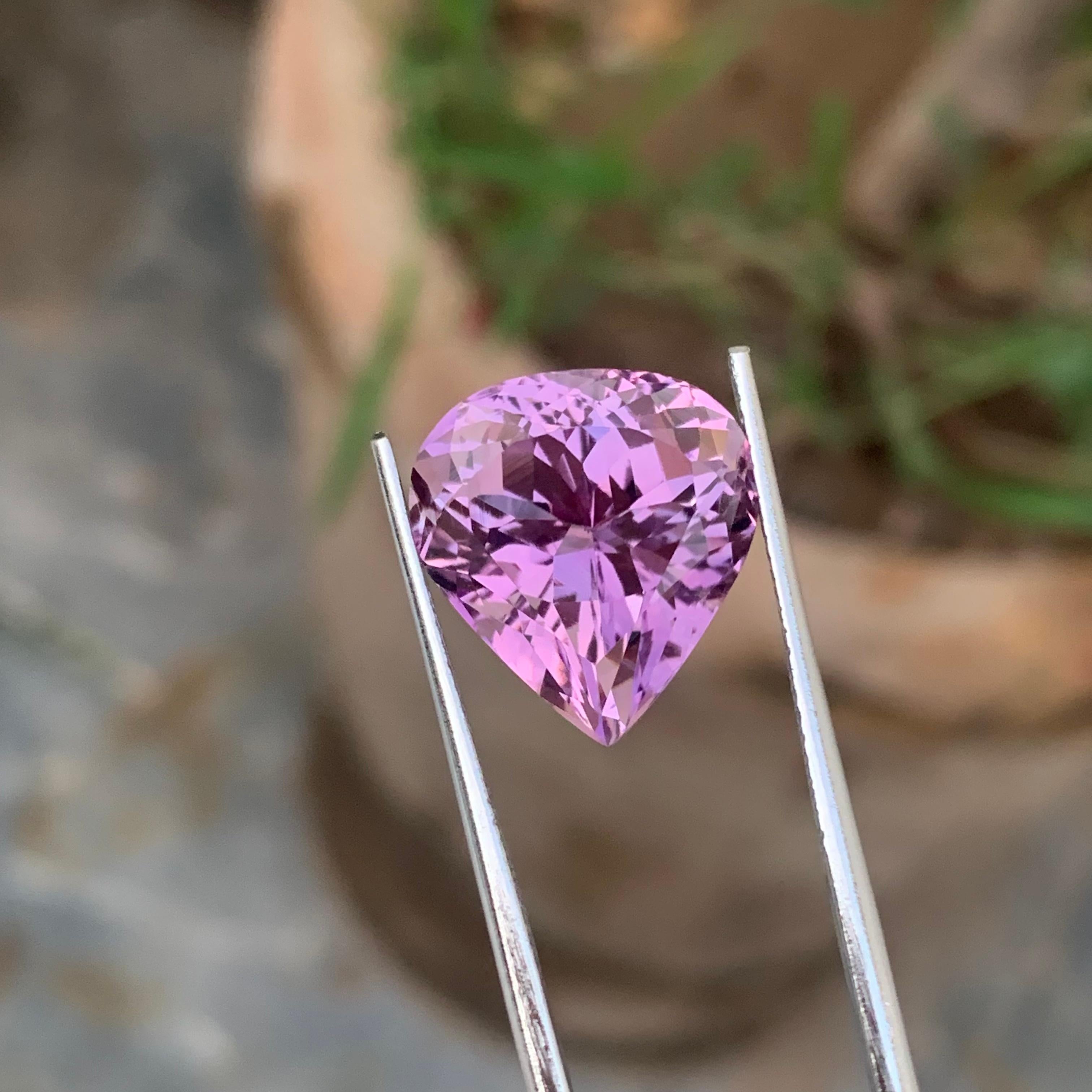 Elegant 12.30 Carat Fancy Cut Pear Shape Natural Purple Amethyst Gemstone  For Sale 3