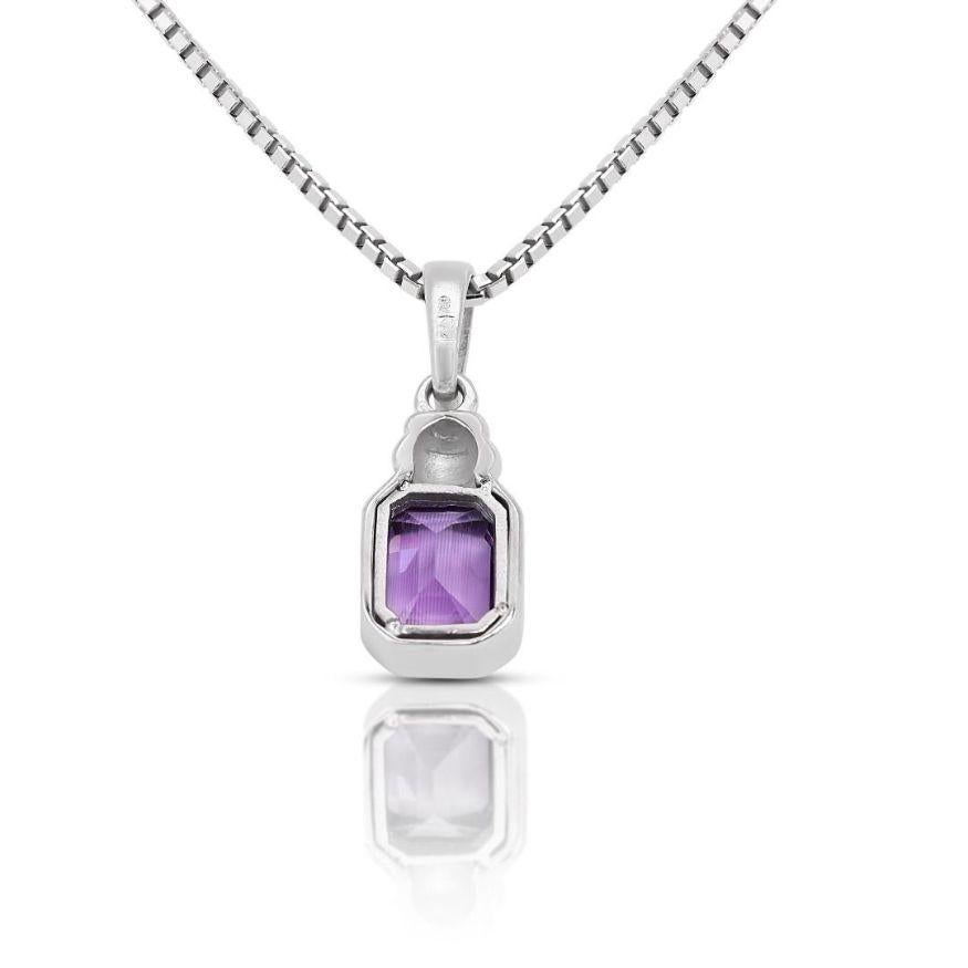 Elegant 1.29ct Amethyst Pendant gleaming 18K White Gold - (Chain not included) For Sale 1