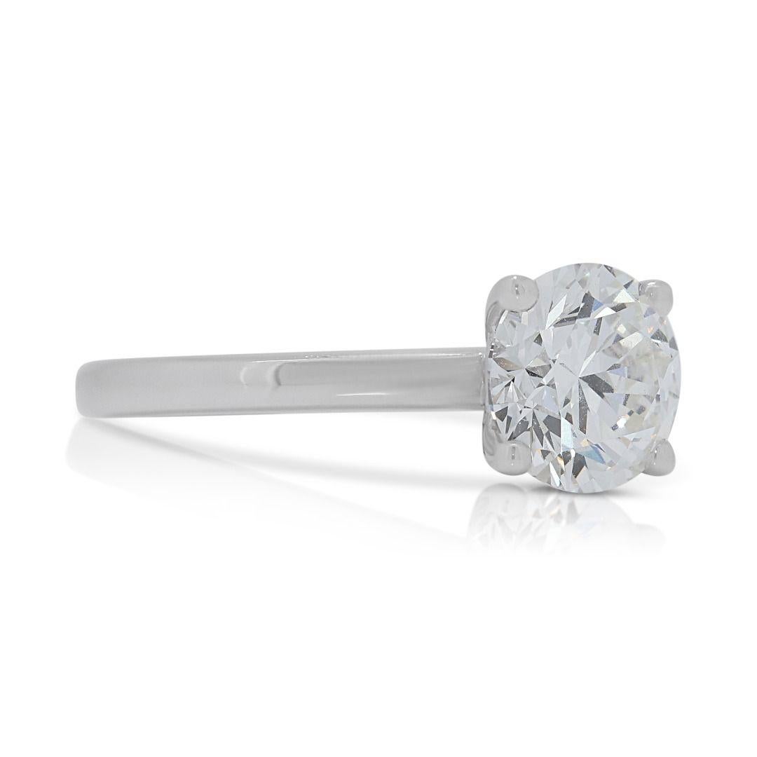 Round Cut Elegant 1.30ct Diamond Solitaire Ring in 18k White Gold For Sale