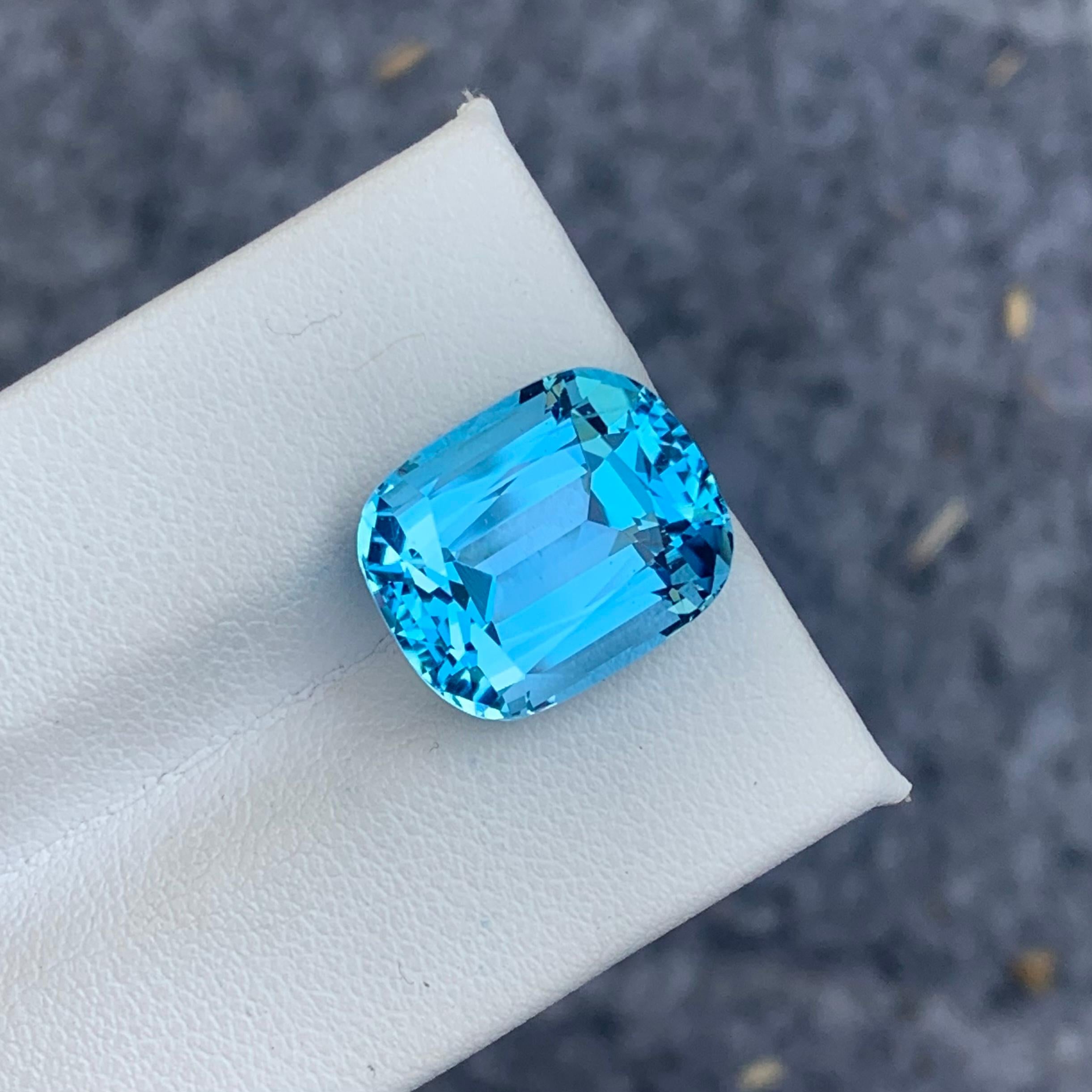 Elegante Topacio azul celeste suelto de 13,35 quilates de Brasil con facetas en cojín en venta 4