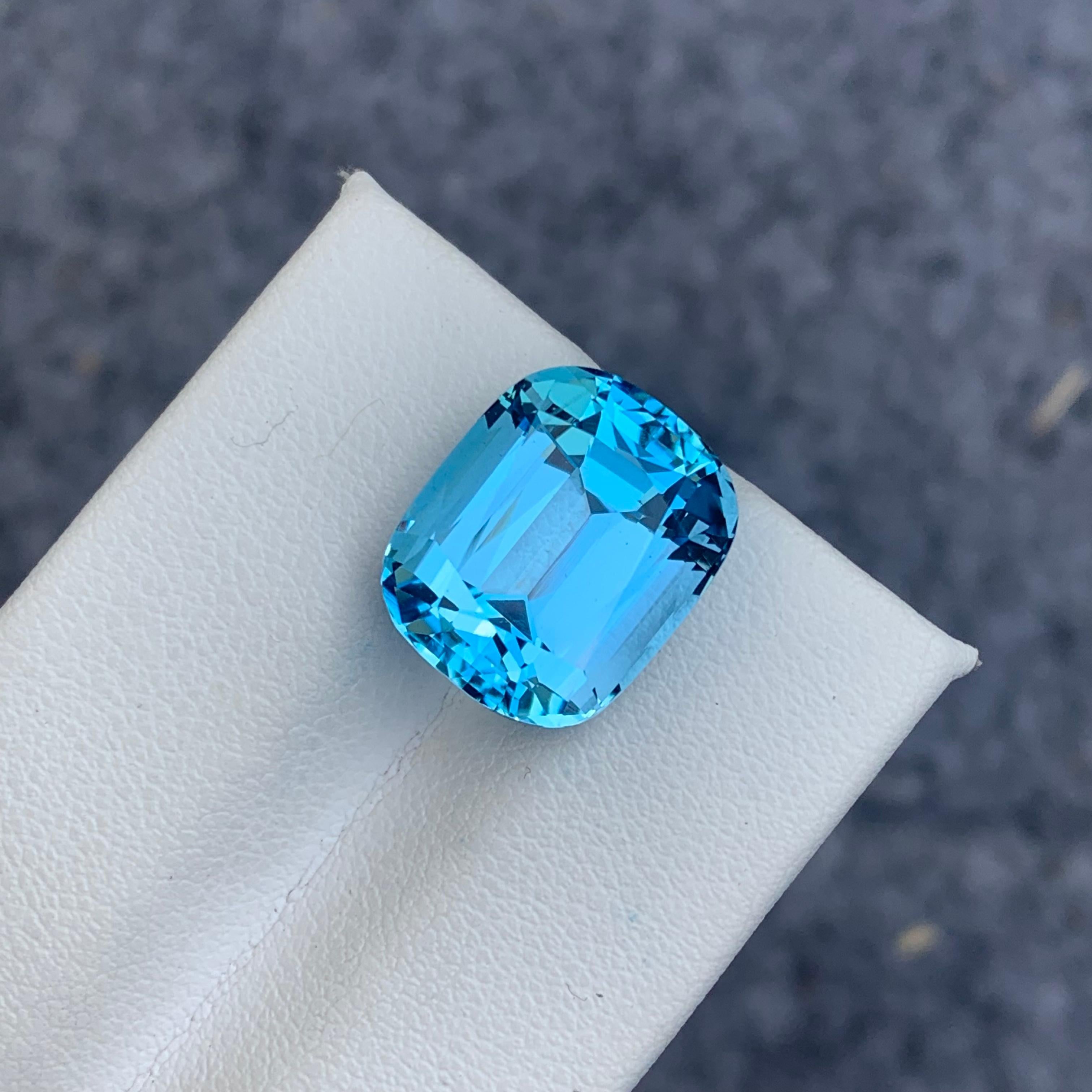 Elegante Topacio azul celeste suelto de 13,35 quilates de Brasil con facetas en cojín en venta 6