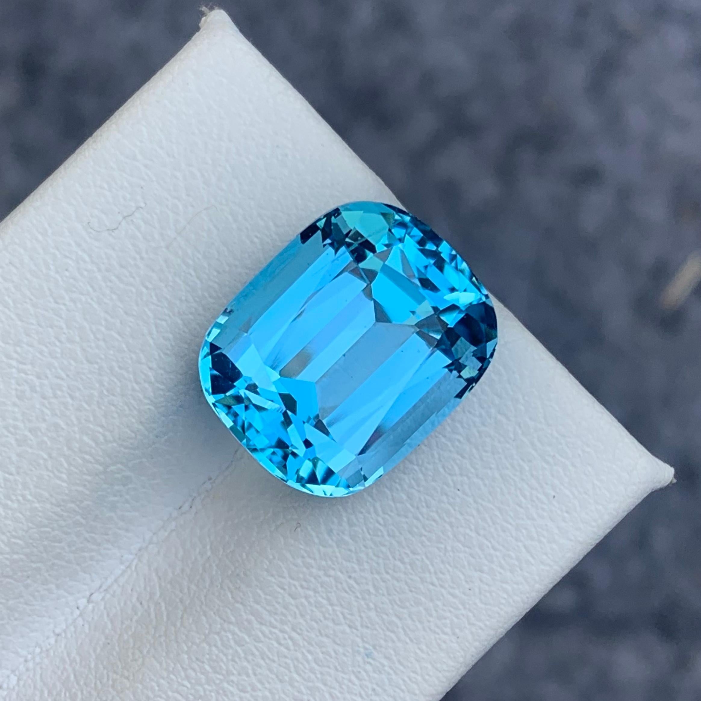 Elegante Topacio azul celeste suelto de 13,35 quilates de Brasil con facetas en cojín en venta 7