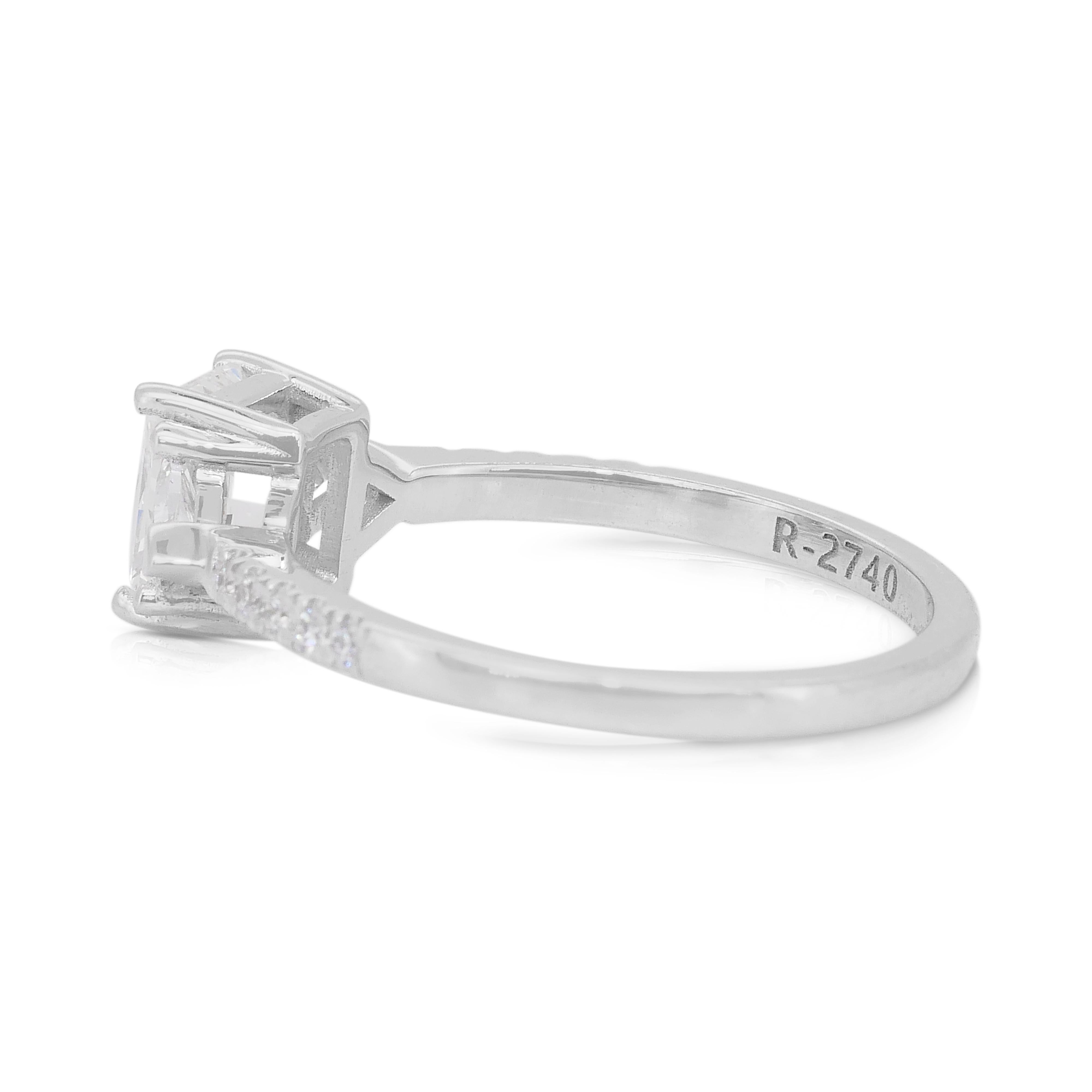 Donna Eleganza: anello con 3 pietre e 1,33 carati di diamanti in oro bianco 18 carati - certificato IGI in vendita
