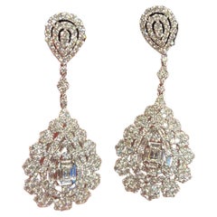  Elegant 14 Carat Diamond Pear Shaped Cluster Drop Earrings 18 Karat White Gold