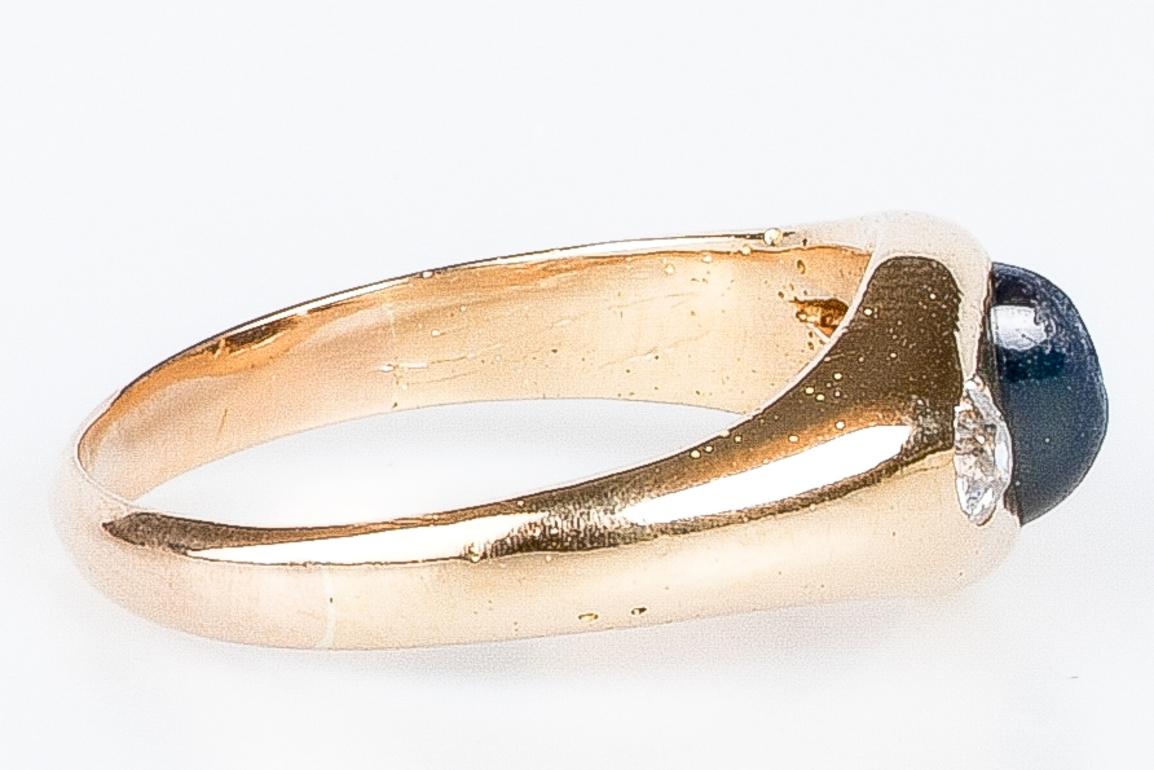 Ring aus elegantem 14-karätigem Gelbgold (Ovalschliff) im Angebot