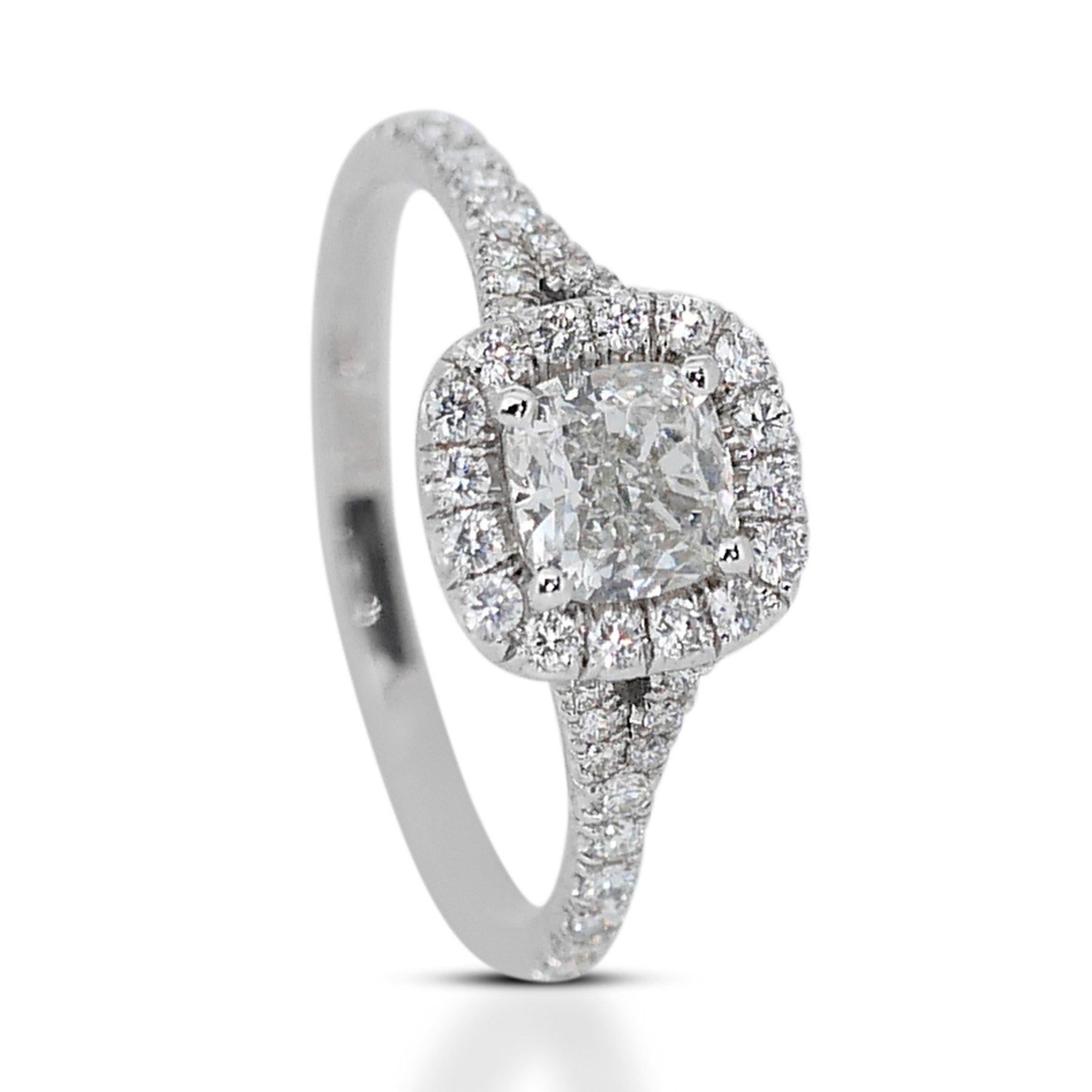 Elegant 1.40ct Cushion-Cut Diamond Halo Ring in 18k White Gold - GIA Certified In New Condition For Sale In רמת גן, IL