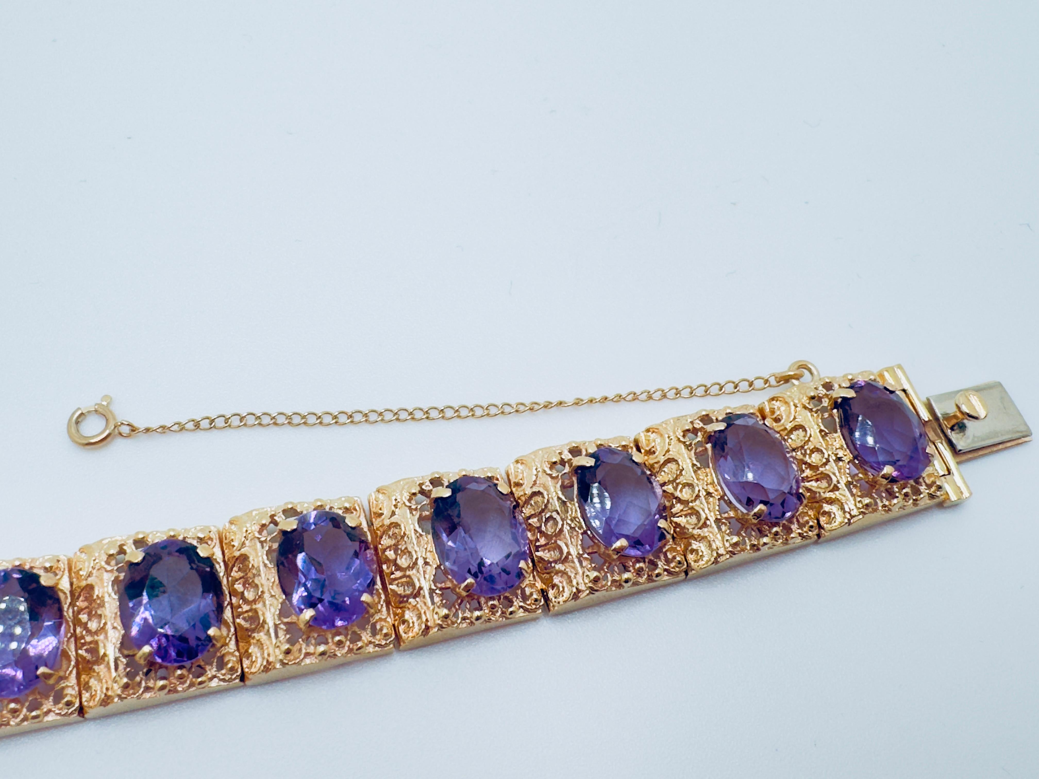 Elegante pulsera de amatista de oro de 14 quilates con intrincado diseño de filigrana Corte oval en venta