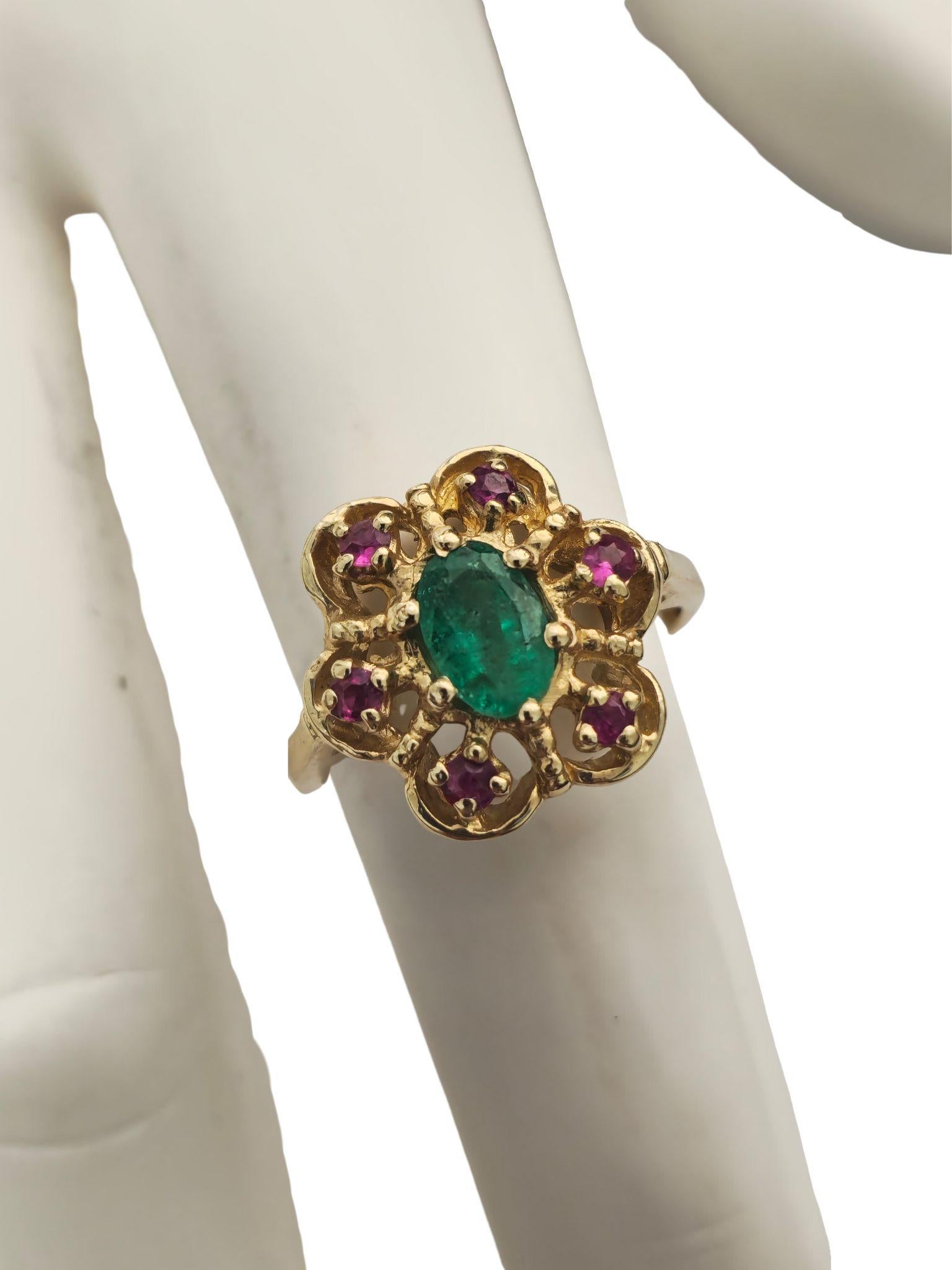 Eleganter Damenring aus 14 Karat Gold mit Rubin und Smaragd im Angebot 3