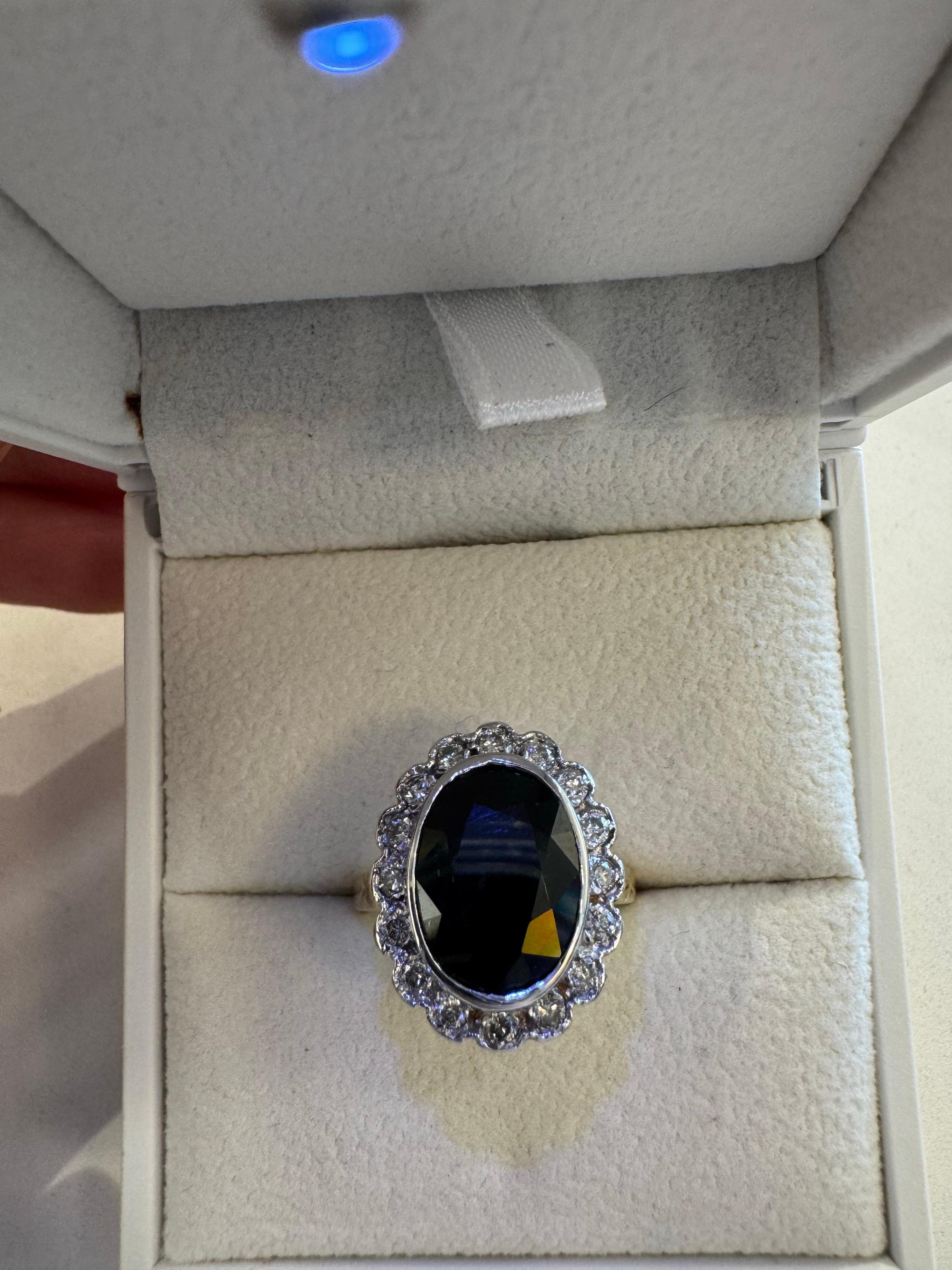 da uomo o donna Eleganza dell'anello aureola con zaffiro e diamante in oro 14K in vendita