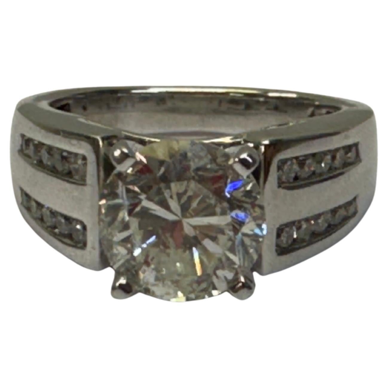 Elegant 14k Gold Wedding Ring For Sale