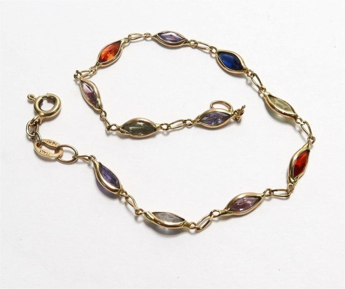 Elegante pulsera apilable de piedras preciosas multicolor de oro amarillo italiano de 14 quilates en Bueno estado para la venta en New York, NY