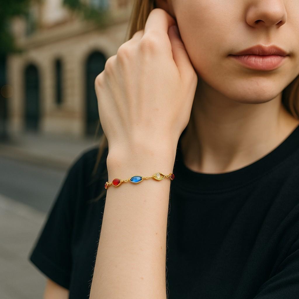Elegante pulsera apilable de piedras preciosas multicolor de oro amarillo italiano de 14 quilates Corte marquesa en venta