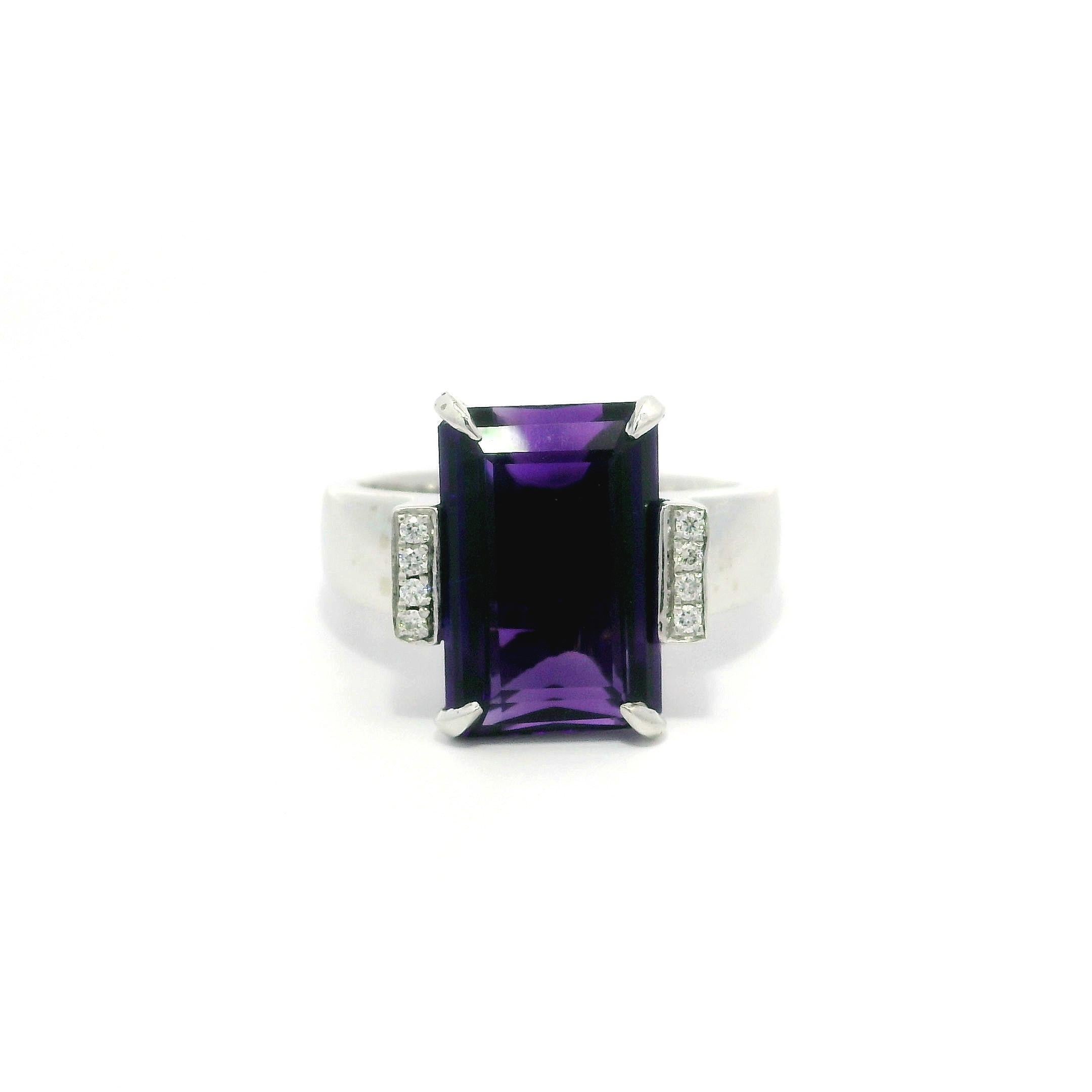 Women's Elegant 14k White Gold 5.68ct Rectangular Step Cut Amethyst Diamond Sides Ring For Sale