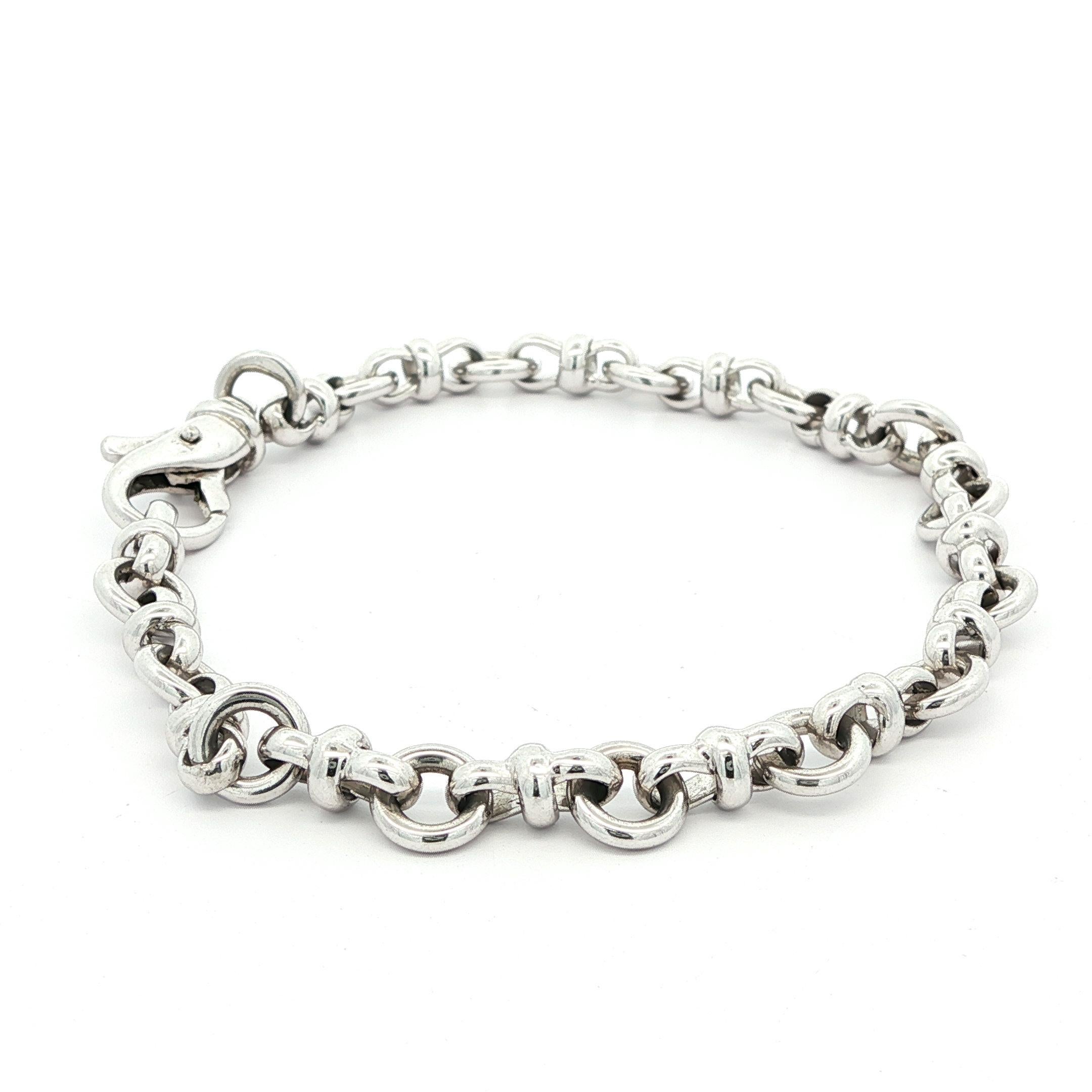 Elegant 14k White Gold 6.4mm Open Circle Link Solid Stackable Bracelet In Excellent Condition For Sale In Montclair, NJ