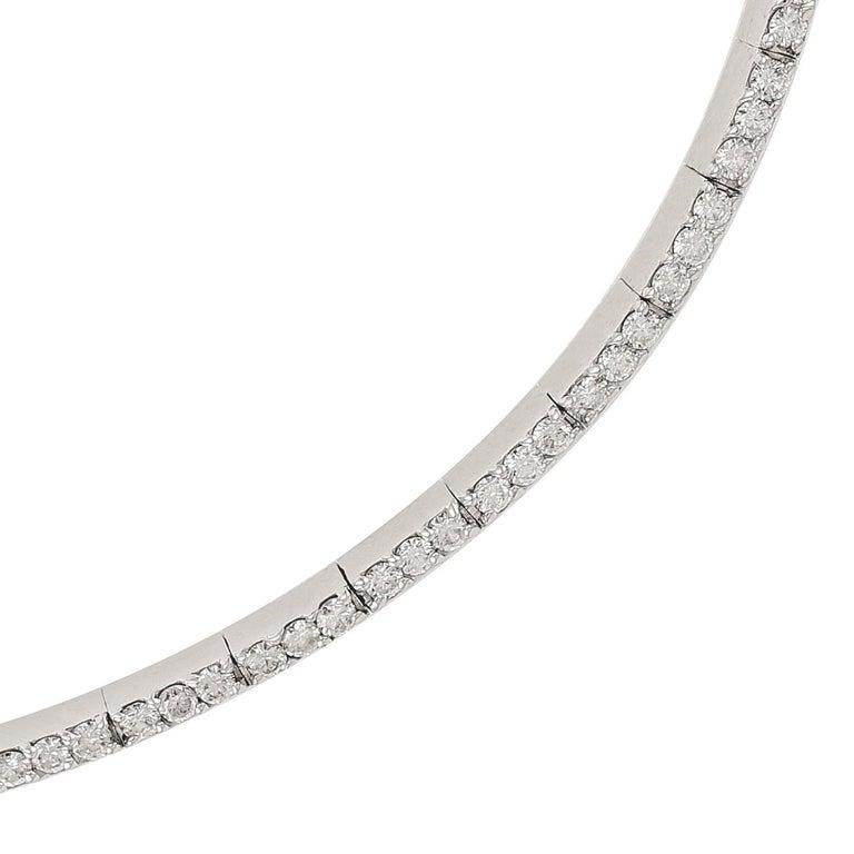 Elegante collar de oro blanco de 14 quilates con 4,01 quilates de diamantes F. VS Corte brillante en venta