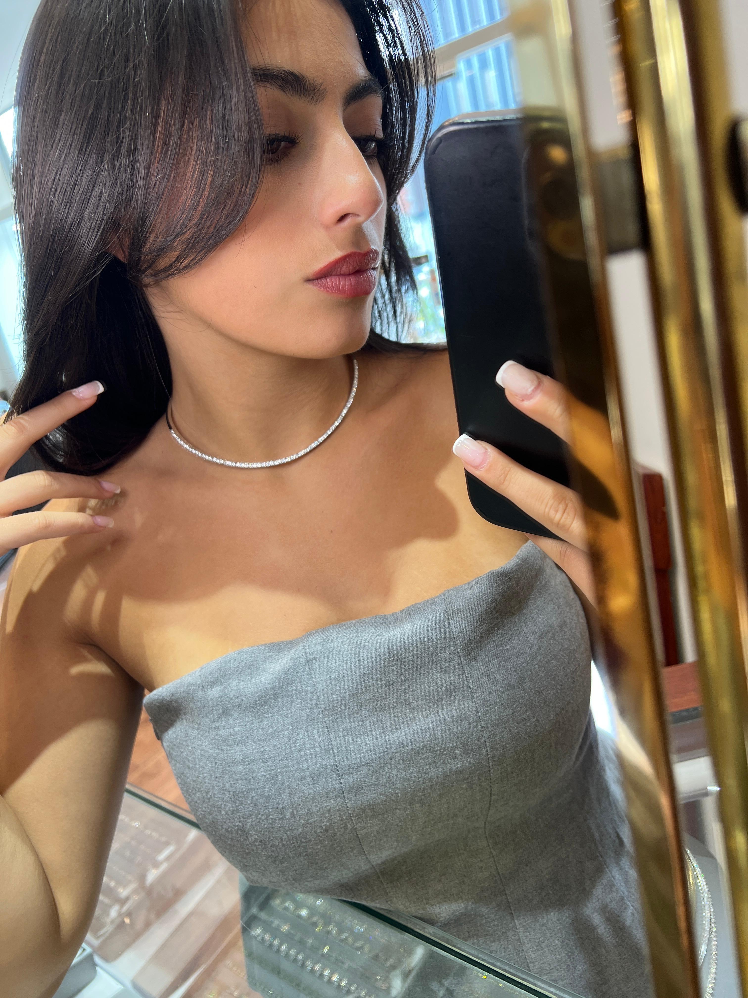 Collana Eleg in oro bianco 14K con diamanti F. VS da 4,01 carati In condizioni Nuovo in vendita a Great Neck, NY