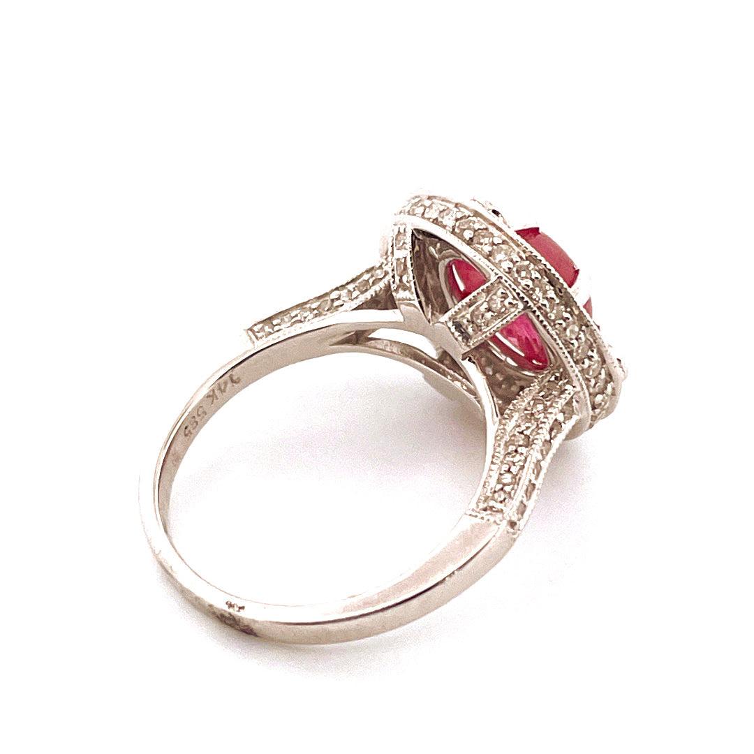 Elegant 14K White Gold Diamond and Ruby Ring In Good Condition For Sale In New York, NY