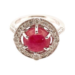 Ring aus 14 Karat Weißgold mit Diamant und Rubin