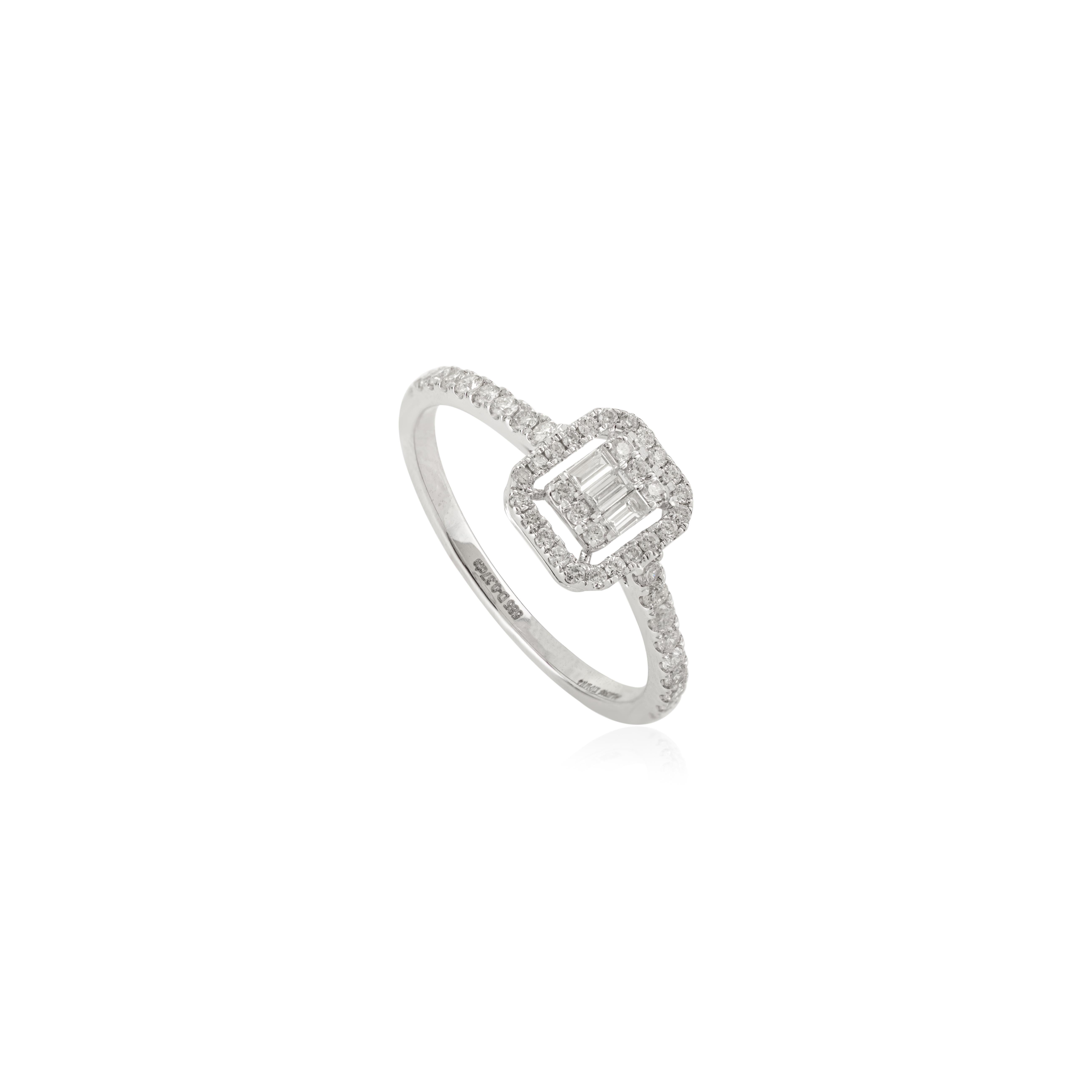 in vendita:  Eleganza dell'anello di fidanzamento con diamante a baguette e aureola rotonda in oro bianco 14K per lei 9