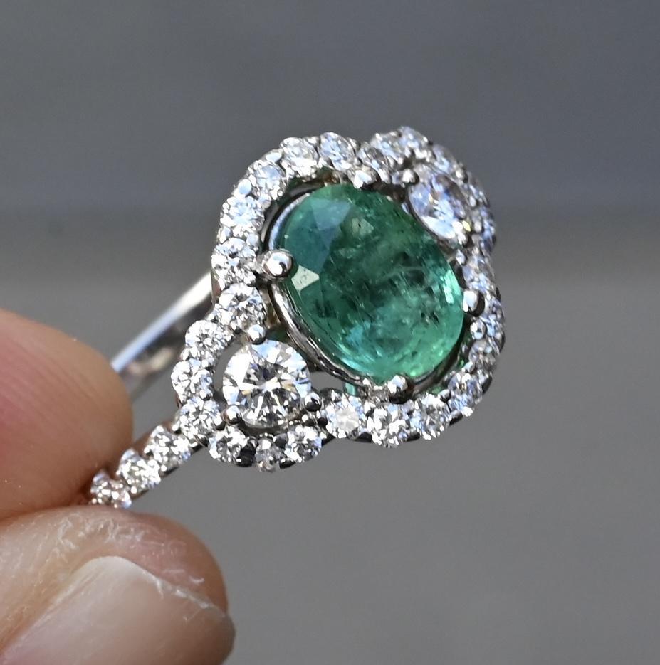 Women's Elegant 14K White Gold Emerald & Diamond Ring 1 Ct Emerald Ring Size 8 IGI Cert