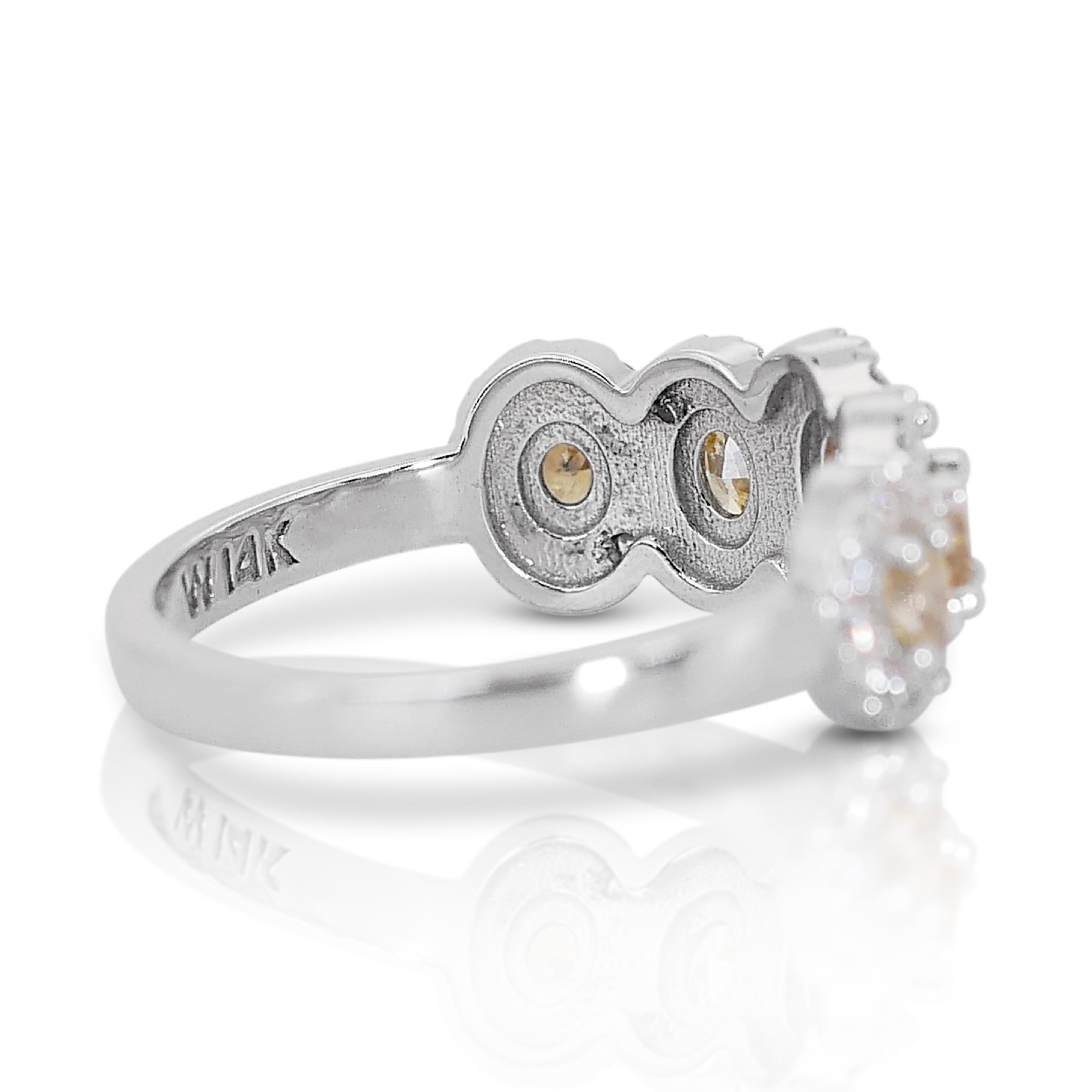Elegant  Bague en or blanc 14 carats avec diamant de couleur fantaisie de 1,18 carat, certifié IGI Pour femmes en vente