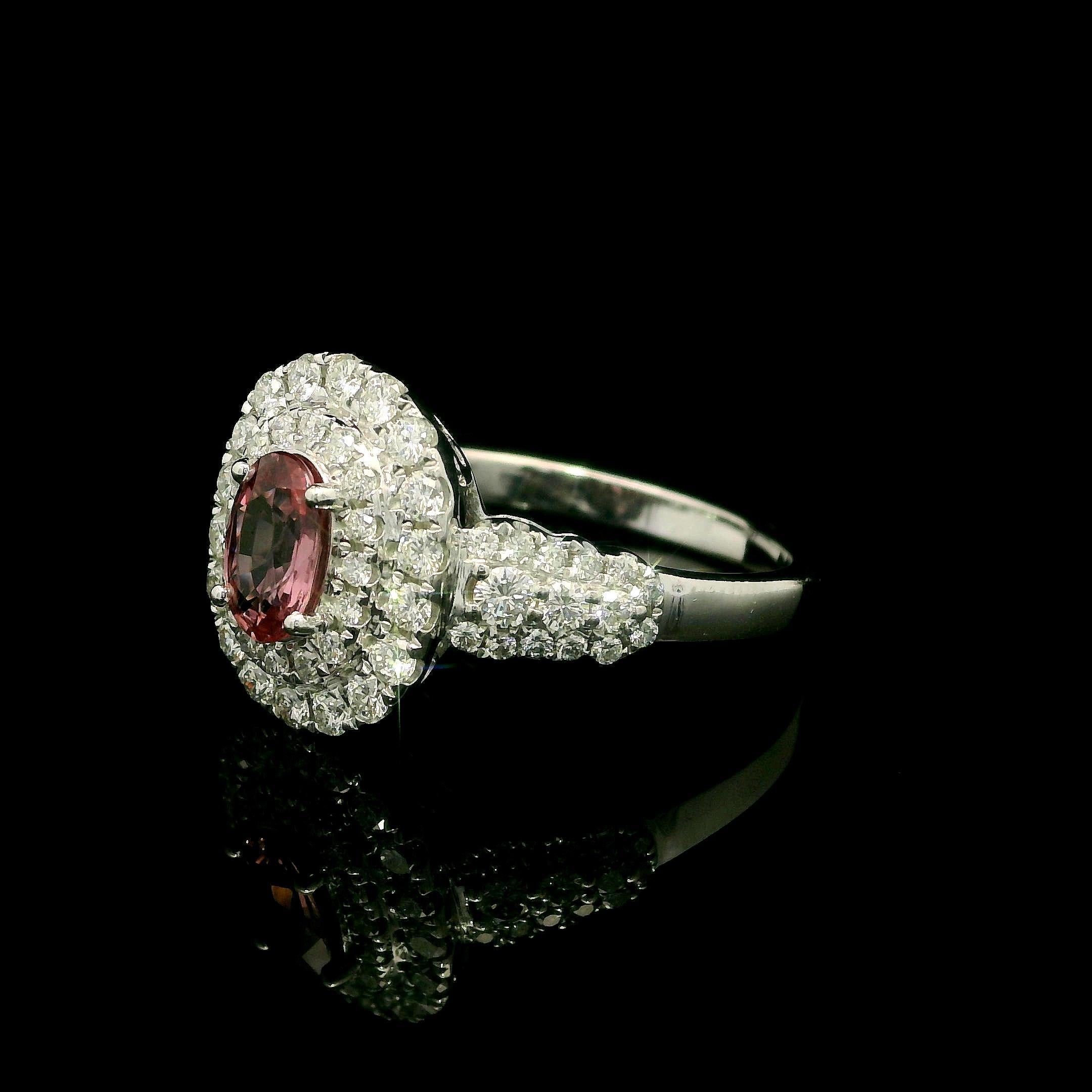Eleganter 14k Weißgold GIA 2,3ctw Rosa Saphir & Double Halo Diamantring (Brillantschliff) im Angebot