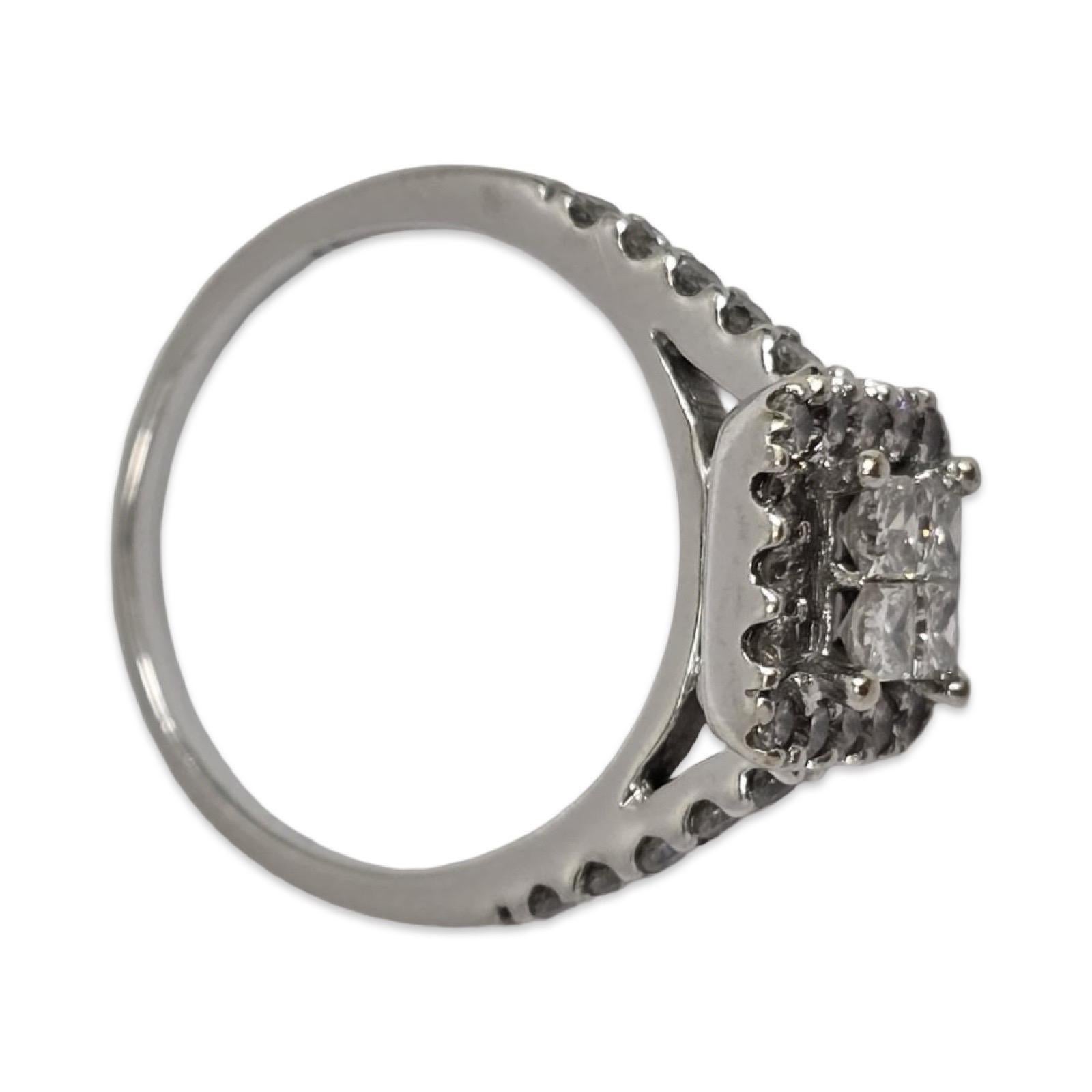 Women's Elegant 14K White Gold Halo Ring with Princess & Round Diamonds – 1.01 tcw For Sale