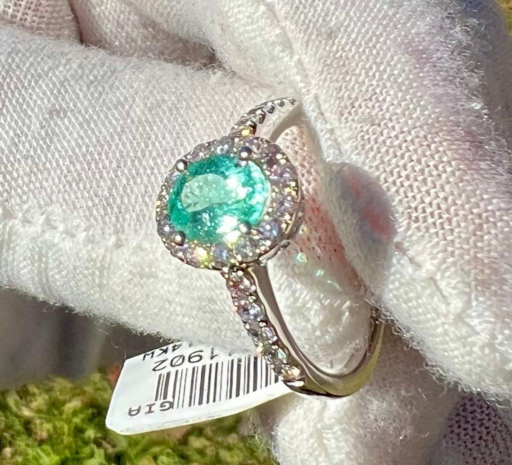For Sale:  Elegant 14k White Gold Paraiba Tourmaline Ring with Oval 0.89ct Natural Gemstone 5