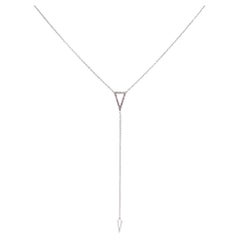 Élégant collier triangulaire en or blanc 14 carats avec diamants