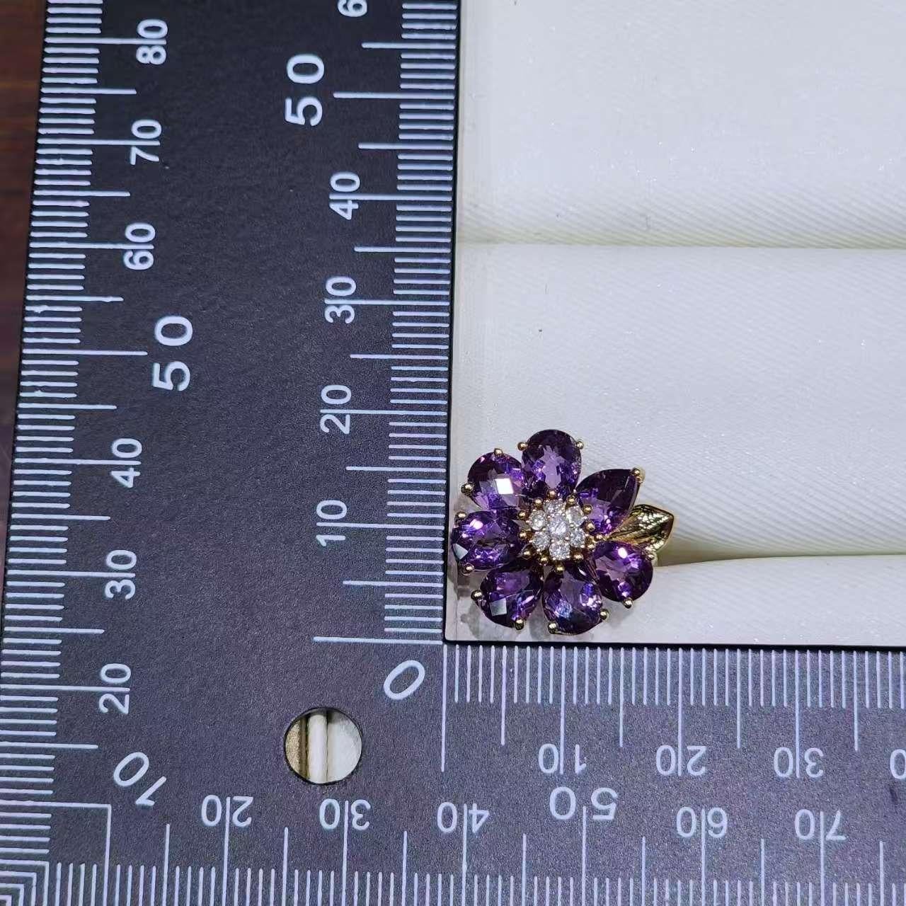 Elegant anneau en or jaune 14K à fleur d'améthyste avec diamants en vente 3